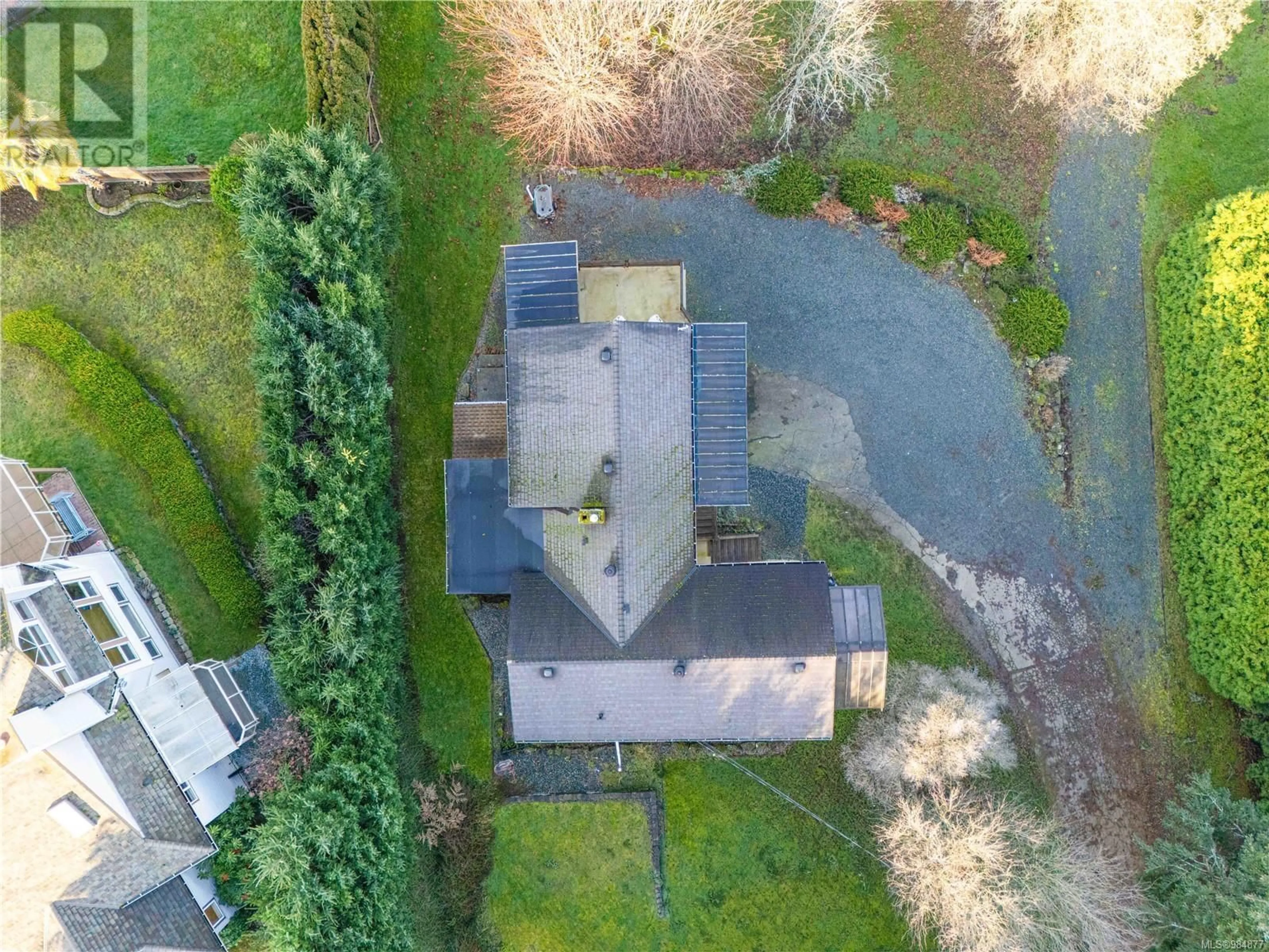 A pic from outside/outdoor area/front of a property/back of a property/a pic from drone, building for 1415 Loat St, Nanaimo British Columbia V9S3L2