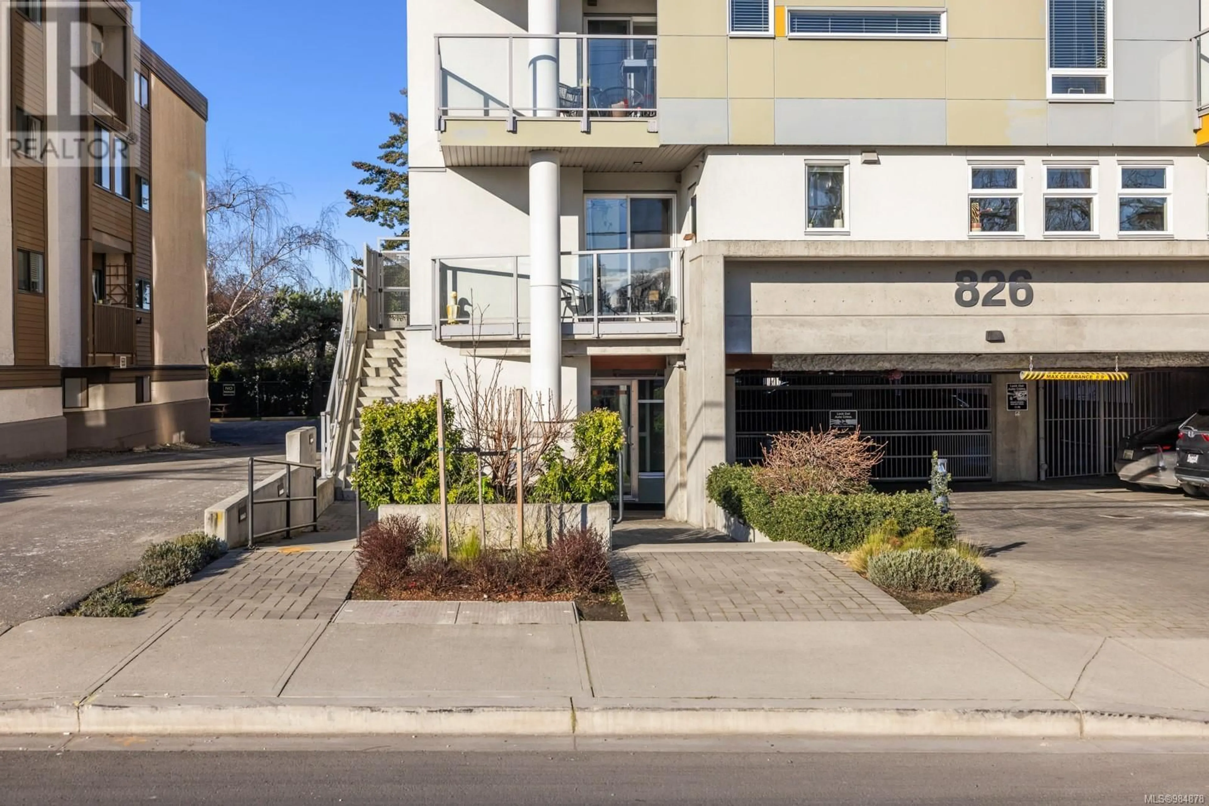 Patio, street for 201 826 Esquimalt Rd, Esquimalt British Columbia V9A3M4