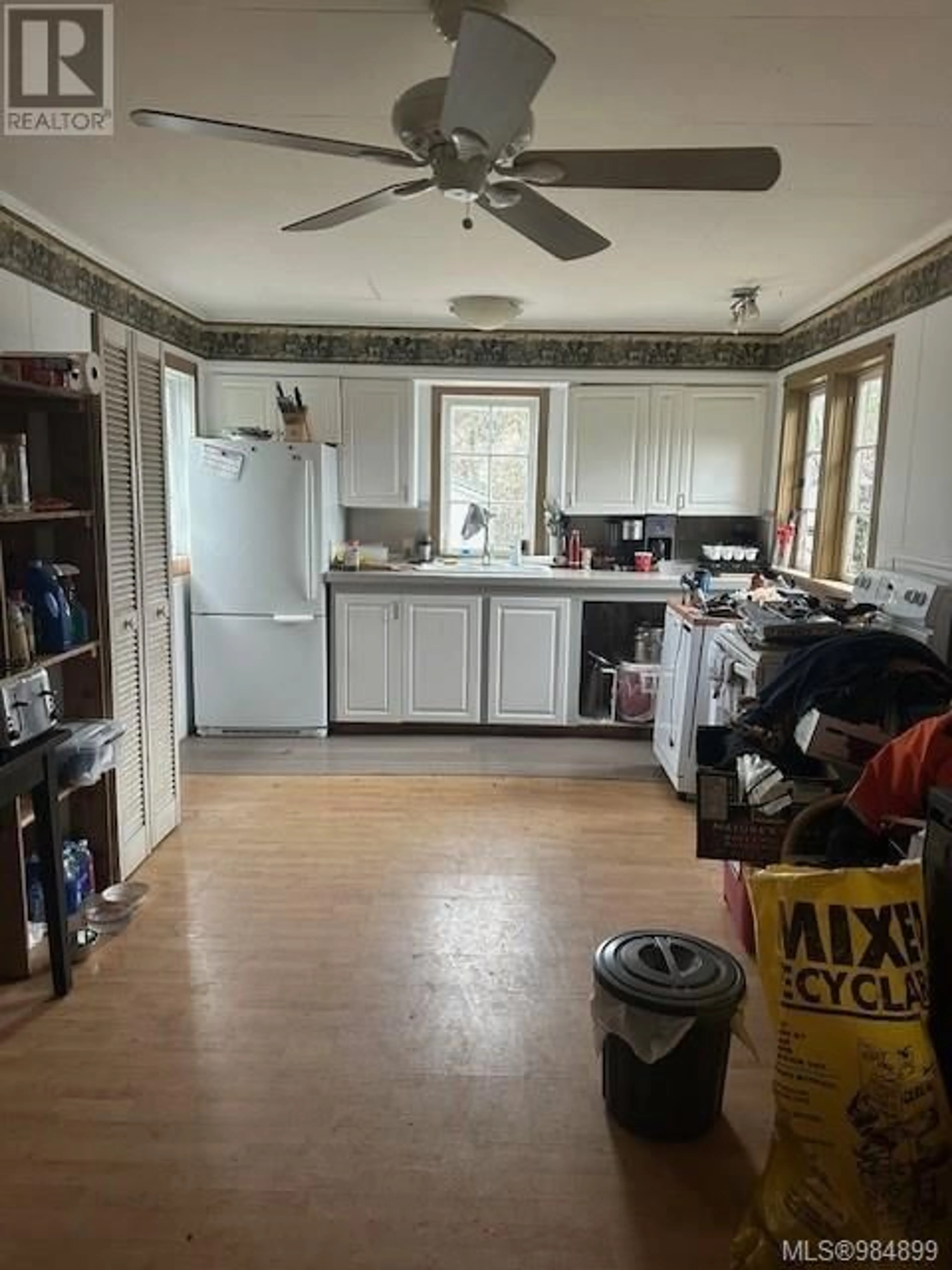A pic of a room for 608 HAREWOOD ROAD, Nanaimo British Columbia V9R2Z7