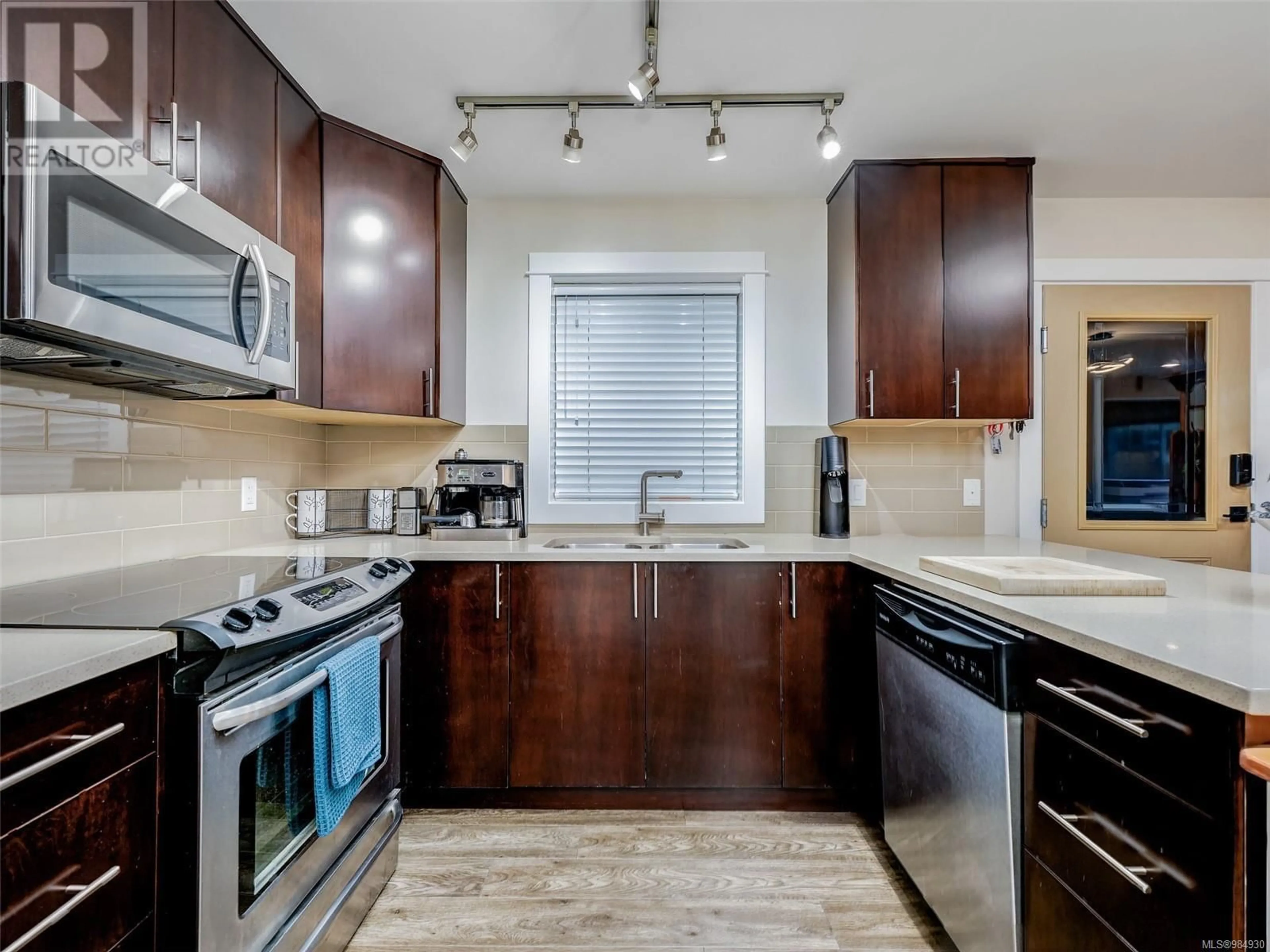 Open concept kitchen, unknown for 3371 Radiant Way, Langford British Columbia V9C0H5