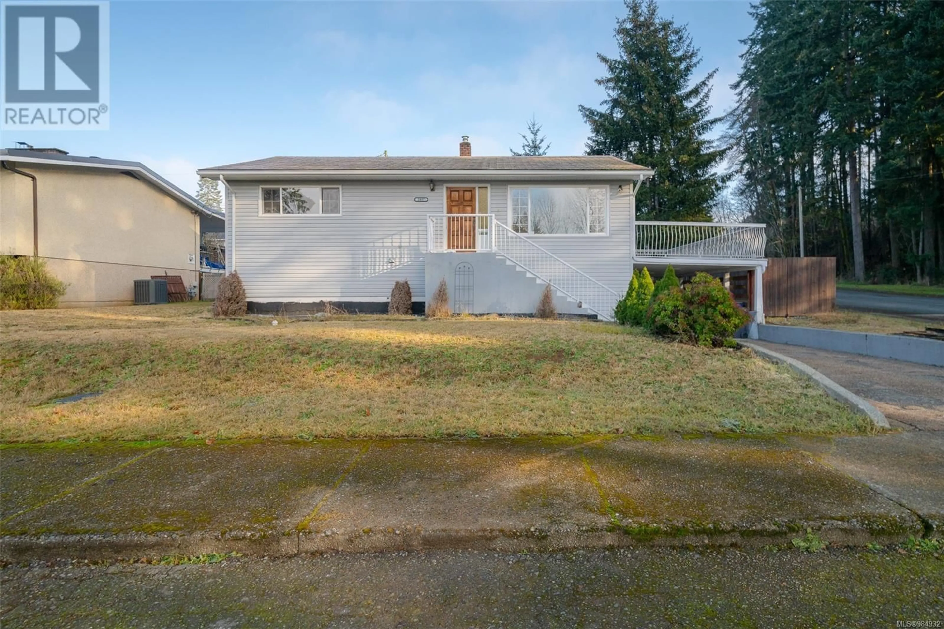 A pic from outside/outdoor area/front of a property/back of a property/a pic from drone, street for 2407 5th Ave, Port Alberni British Columbia V9Y2G6