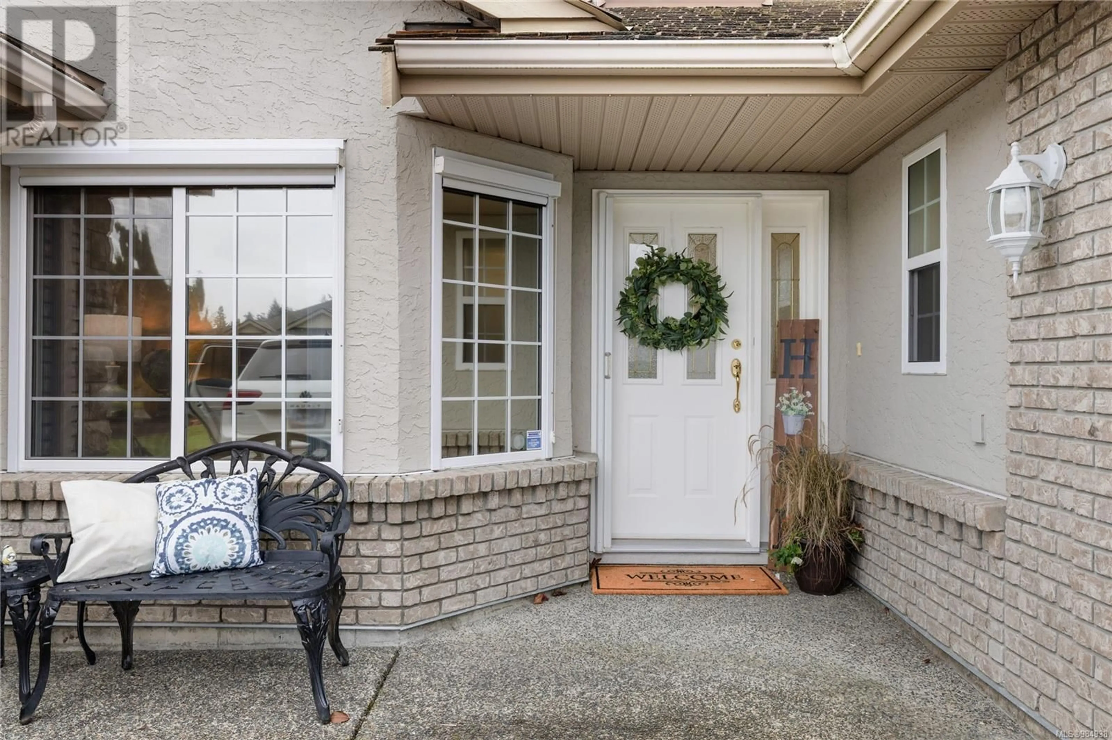 Indoor entryway for 757 Anson Pl, Qualicum Beach British Columbia V9K2J4