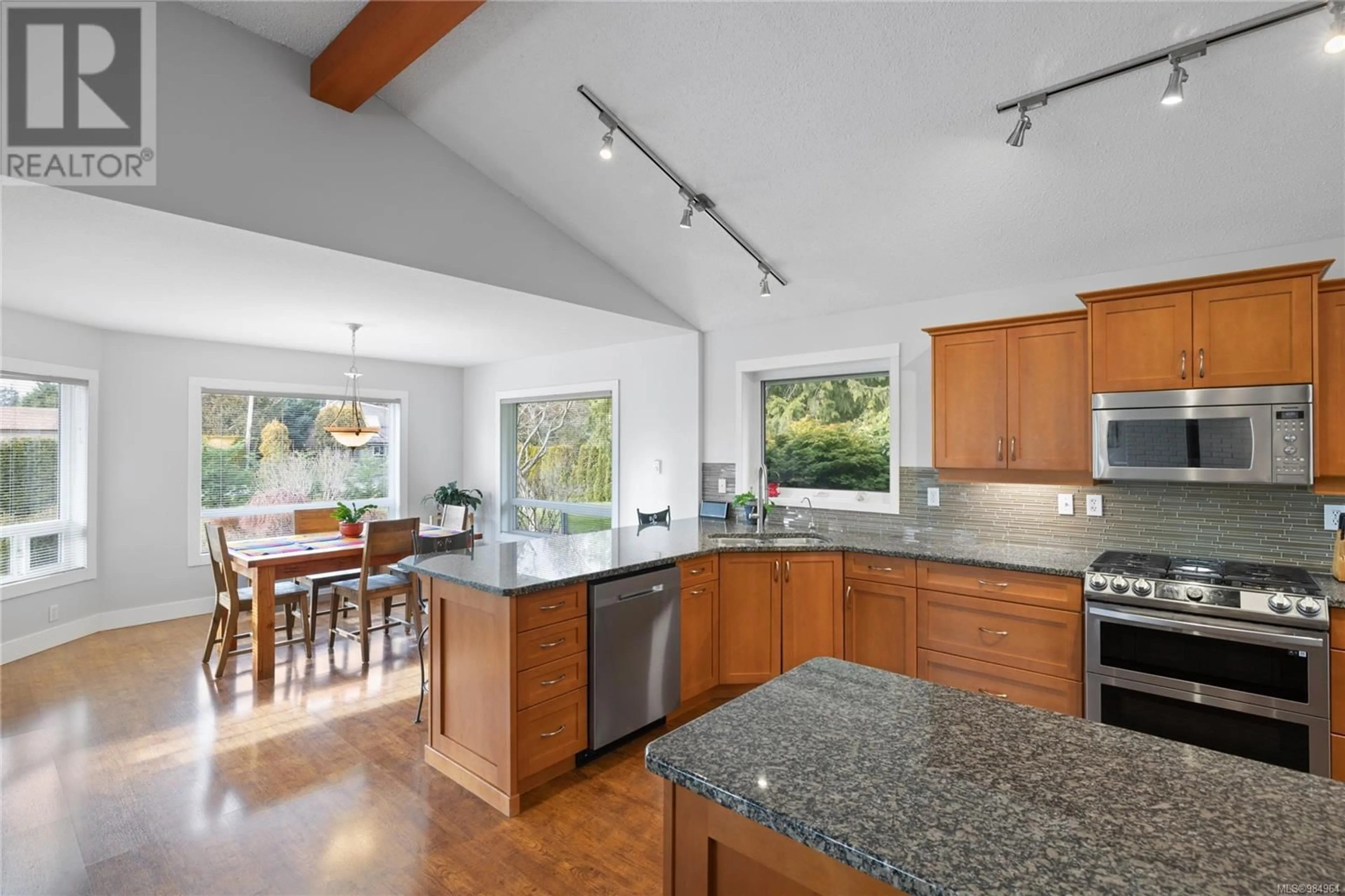 Open concept kitchen, unknown for 852 Breakwater Rd, Parksville British Columbia V9P1Z8