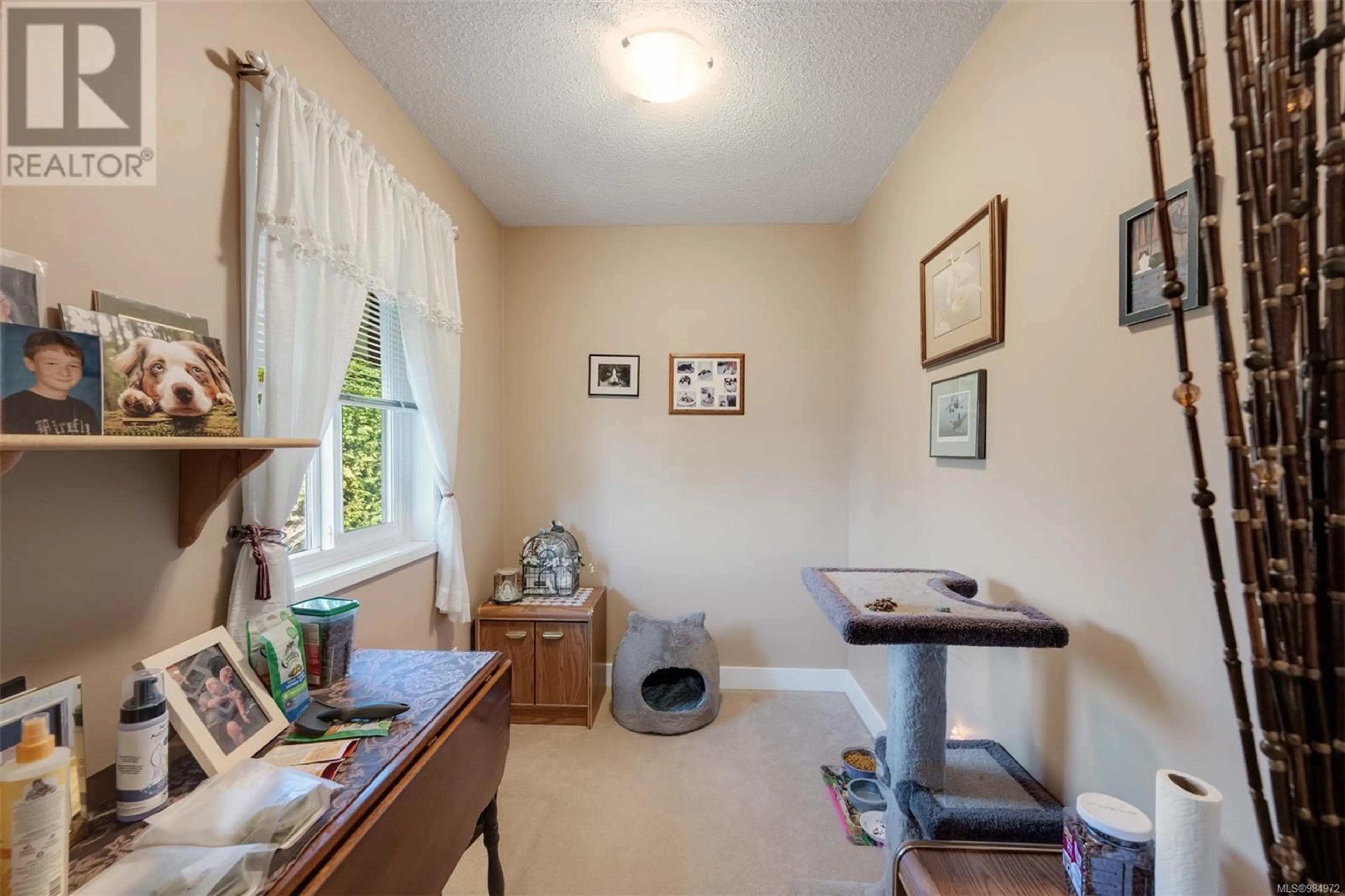 A pic of a room for 2378 Marvette Pl, Sidney British Columbia V8L4M2