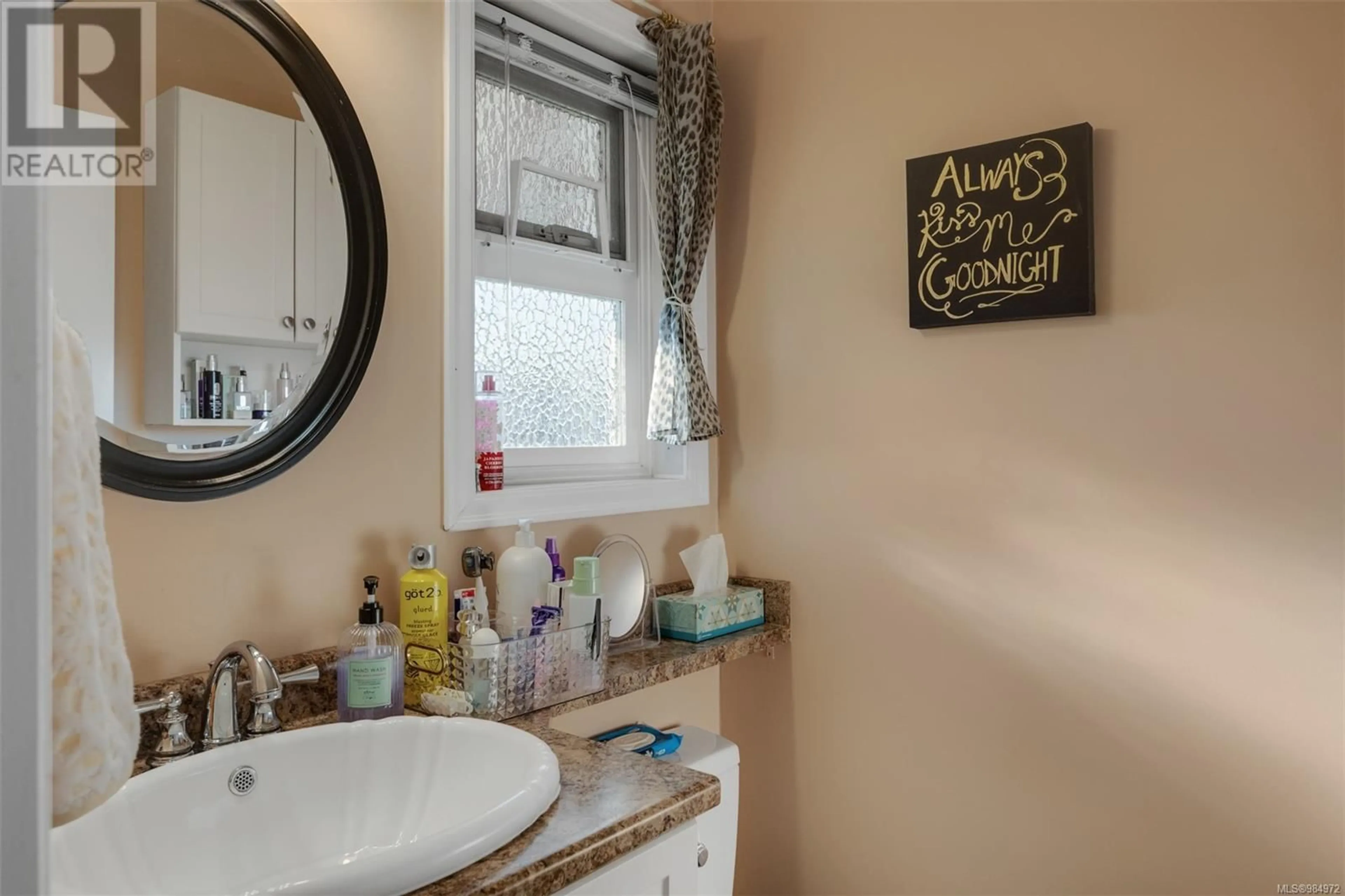 Standard bathroom, ceramic/tile floor for 2378 Marvette Pl, Sidney British Columbia V8L4M2