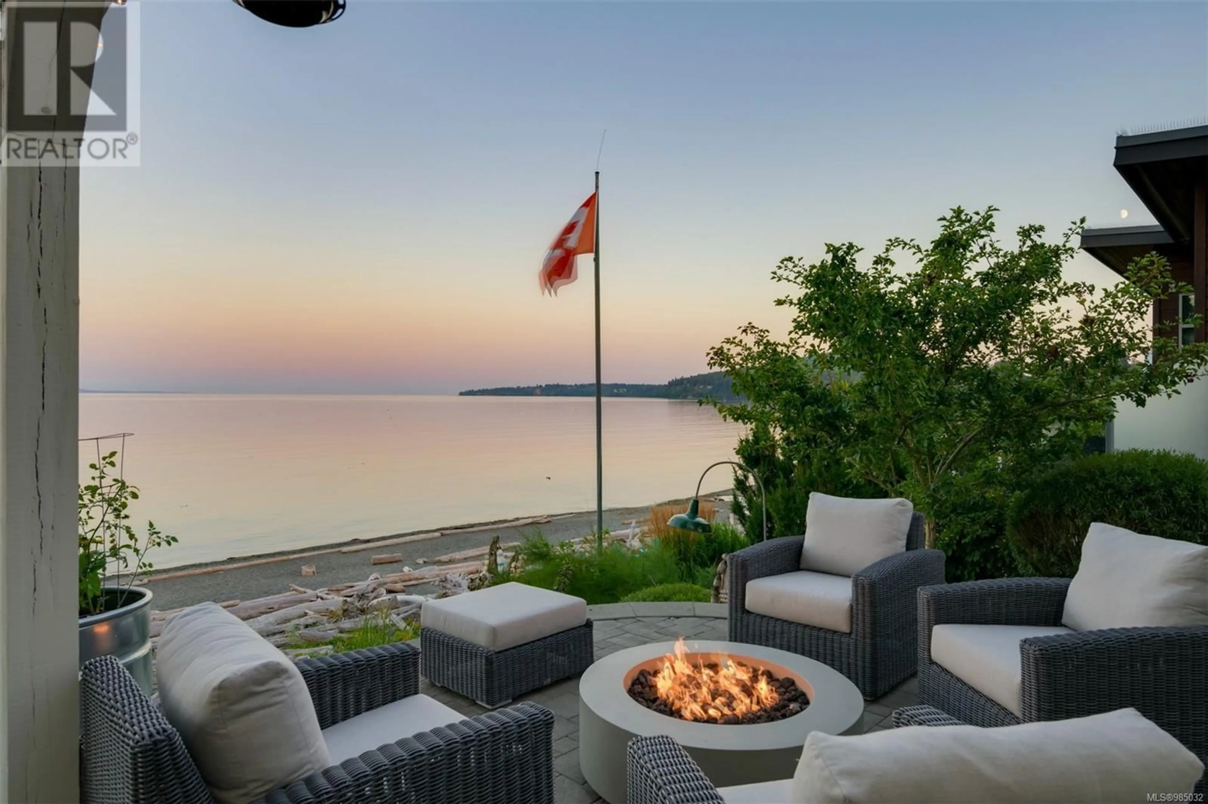 Patio, water/lake/river/ocean view for 5097 CORDOVA BAY ROAD, Saanich British Columbia V8Y2K1