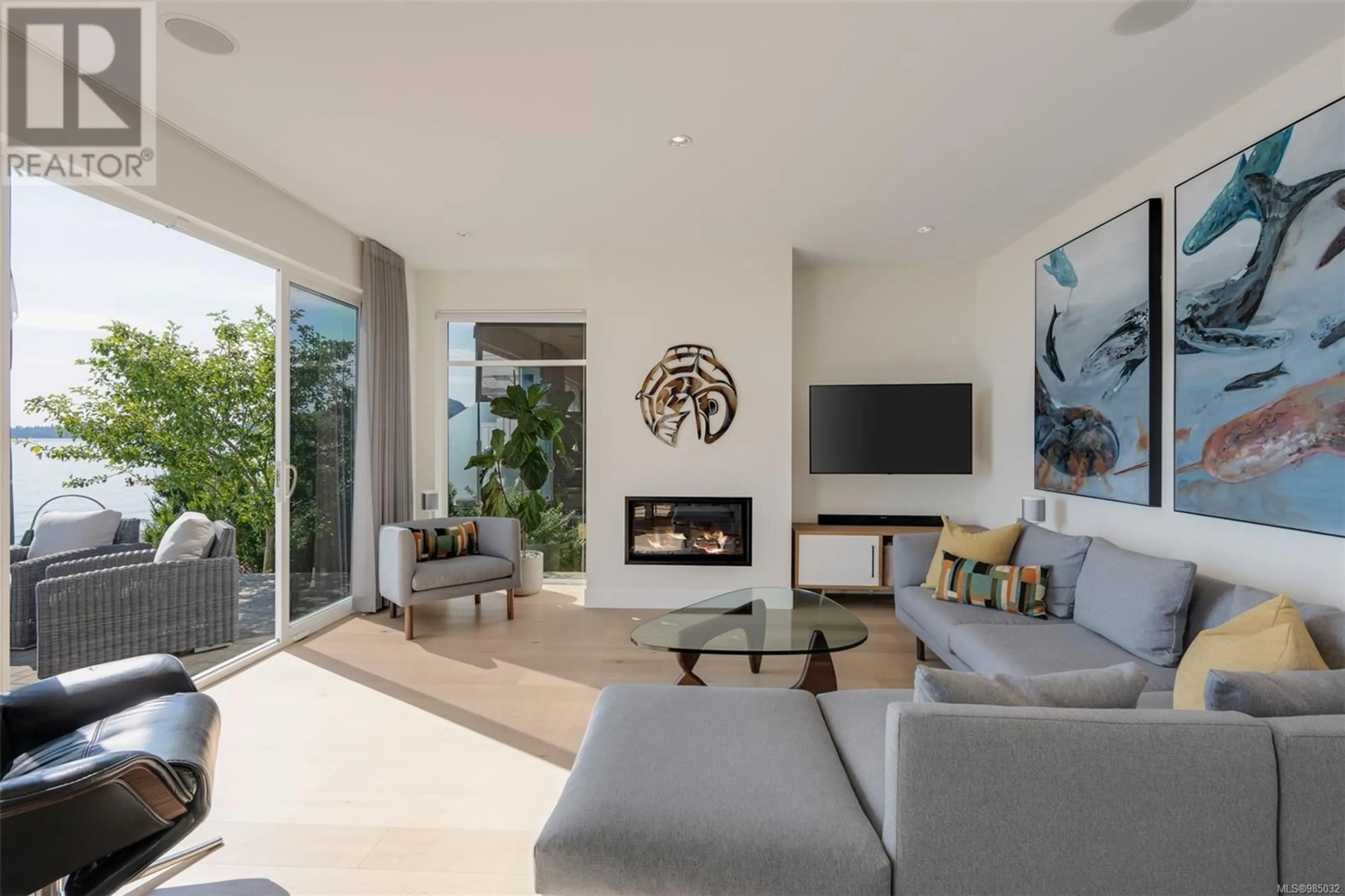 Living room with furniture, unknown for 5097 CORDOVA BAY ROAD, Saanich British Columbia V8Y2K1