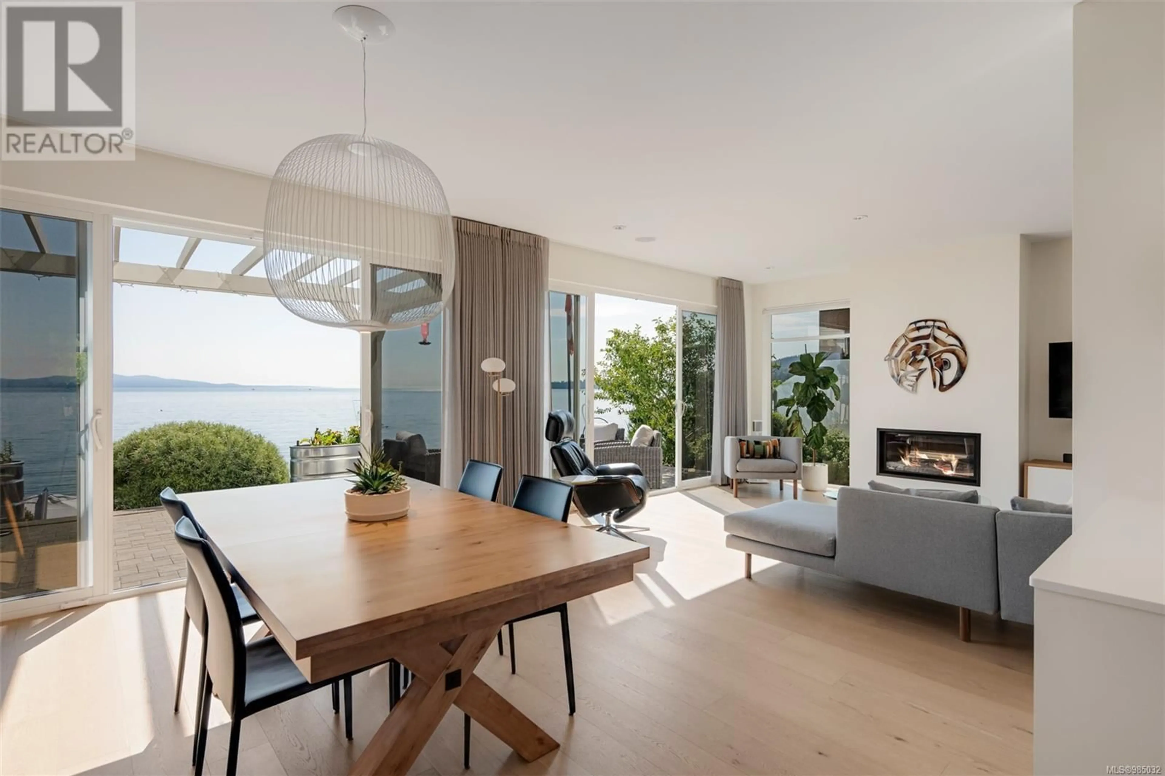 Unknown for 5097 CORDOVA BAY ROAD, Saanich British Columbia V8Y2K1