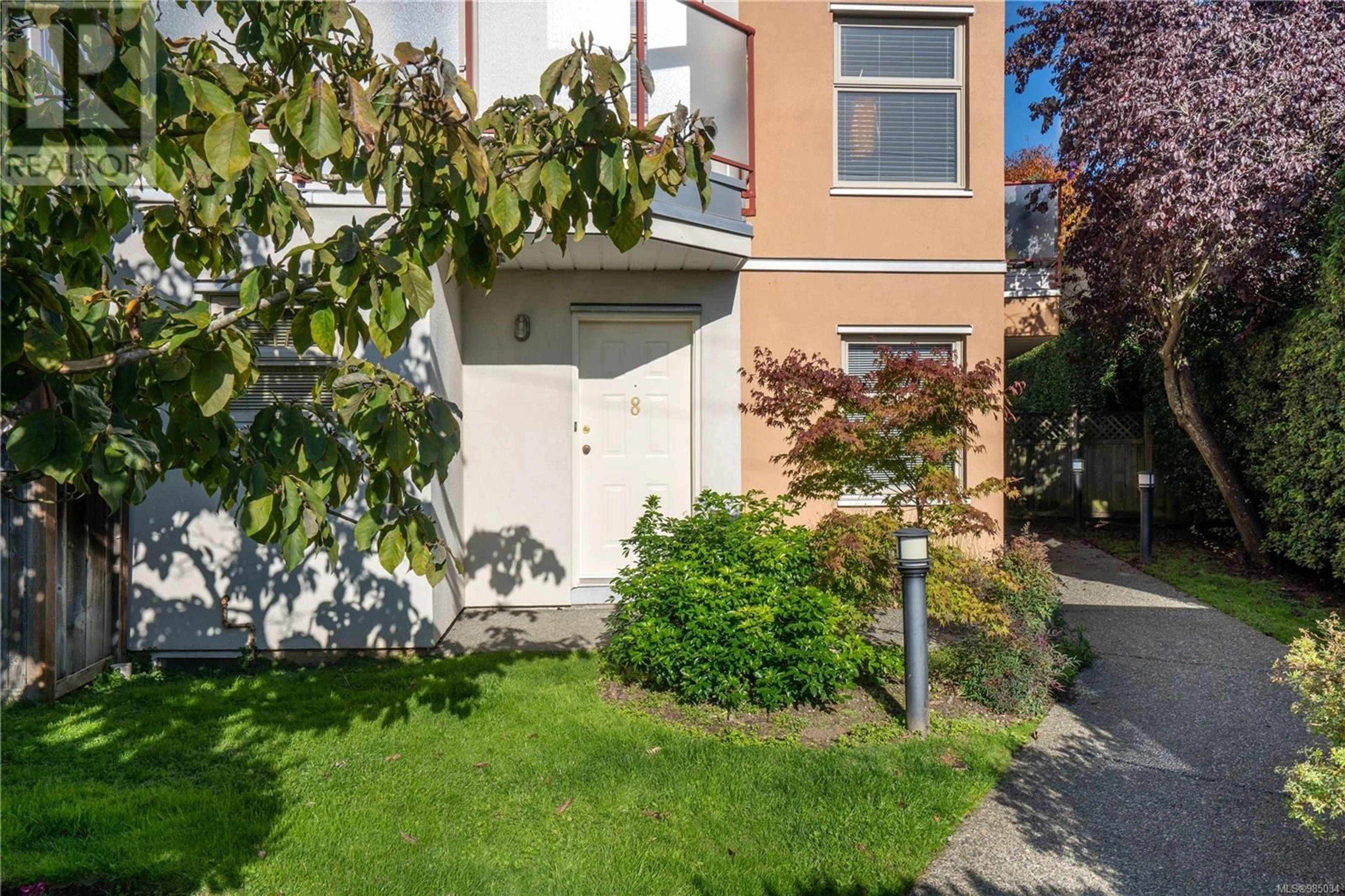 Unknown for 8 930 North Park St, Victoria British Columbia V8T1C6