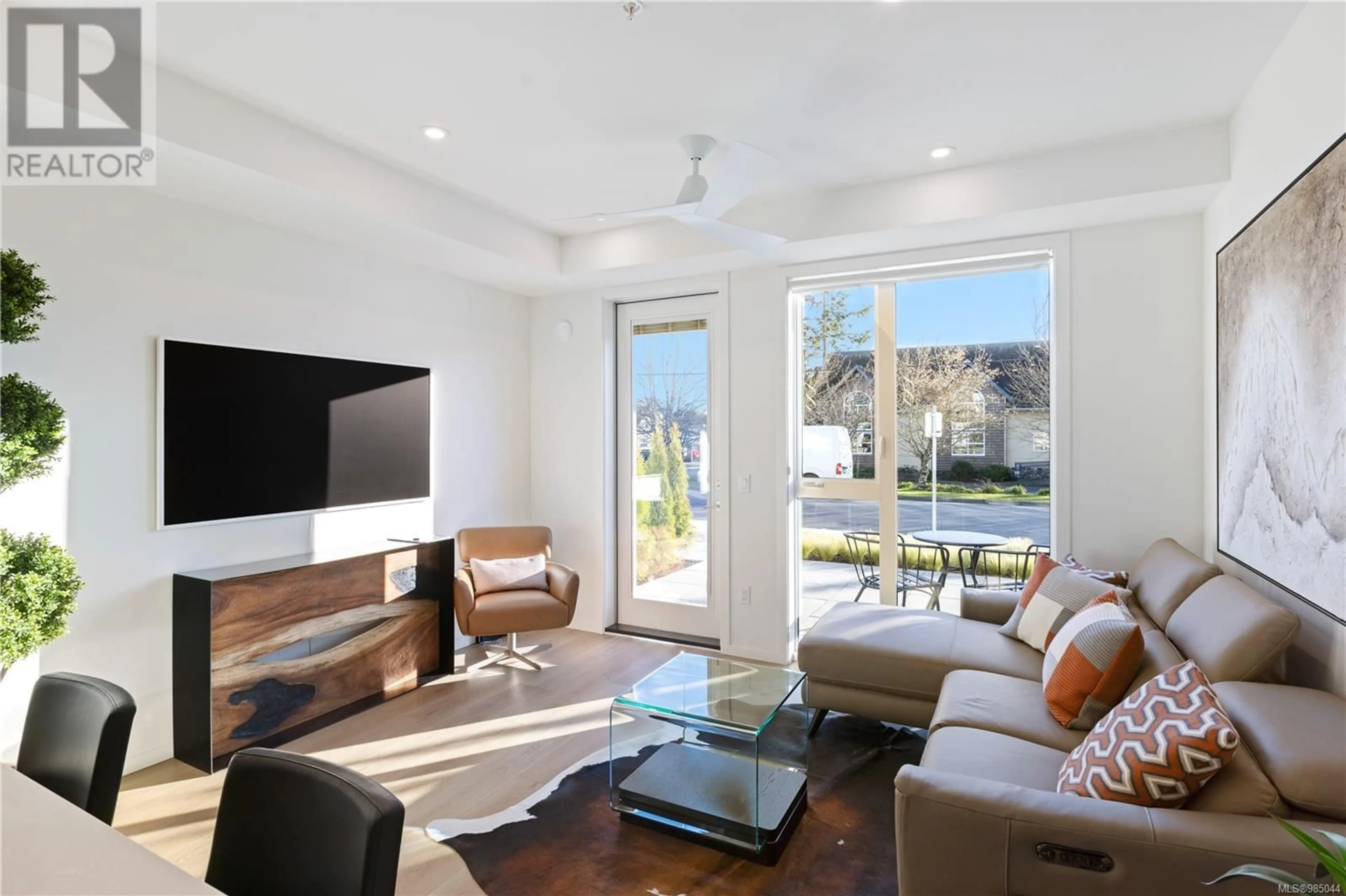 Living room with furniture, unknown for 114 2374 Oakville Ave, Sidney British Columbia V8L1V5