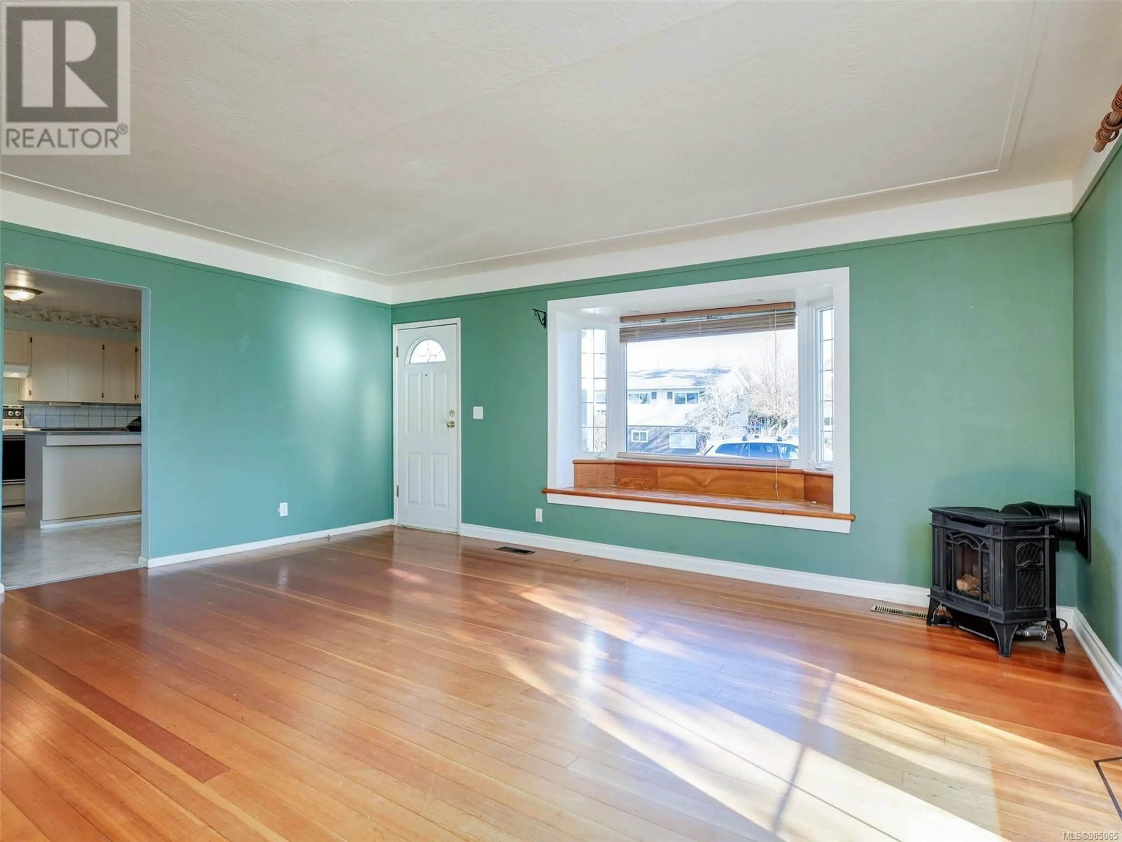 A pic of a room for 10128 Pleasant St, Sidney British Columbia V8L3P4