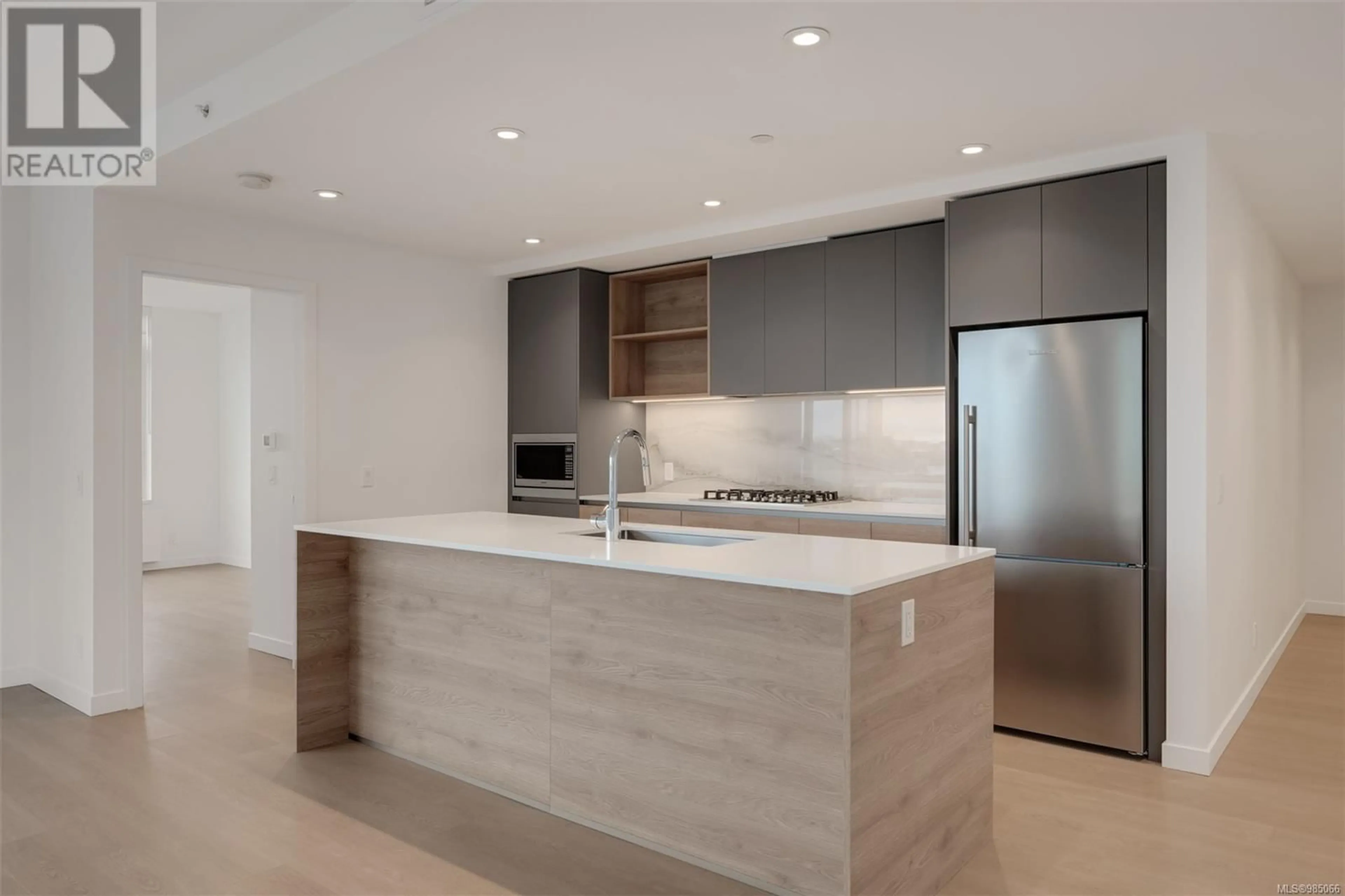 Contemporary kitchen, unknown for 301 369 Tyee Rd, Victoria British Columbia V9A0B6