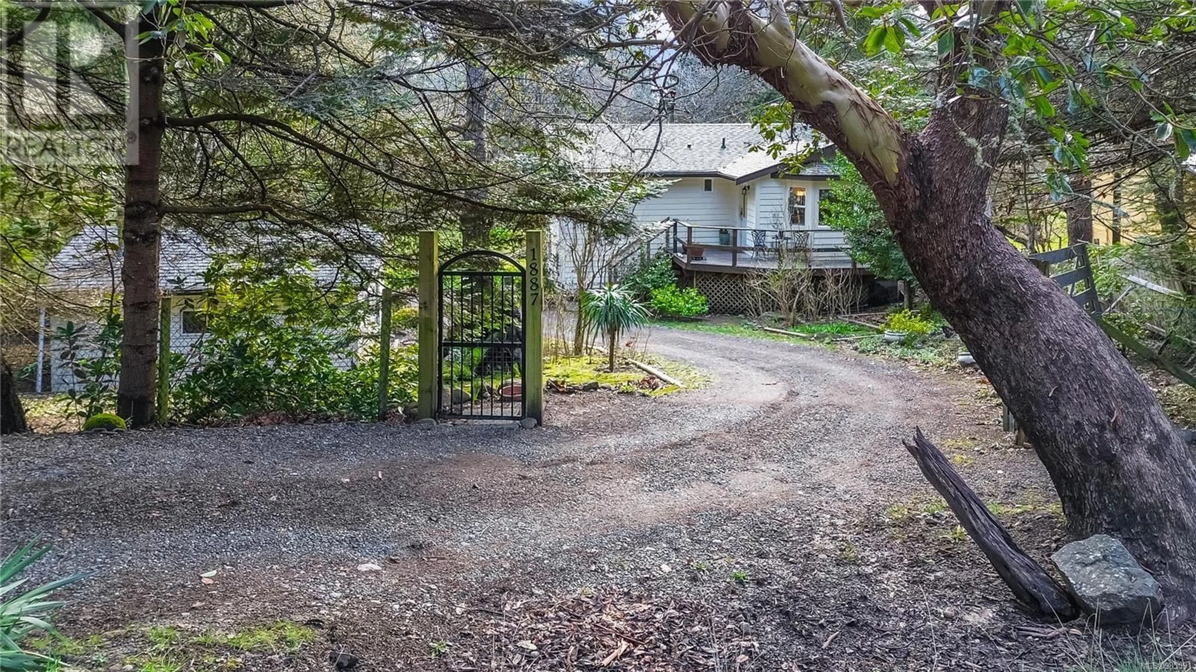 A pic from outside/outdoor area/front of a property/back of a property/a pic from drone, street for 1887 Garland Dr, Gabriola Island British Columbia V0R1X6