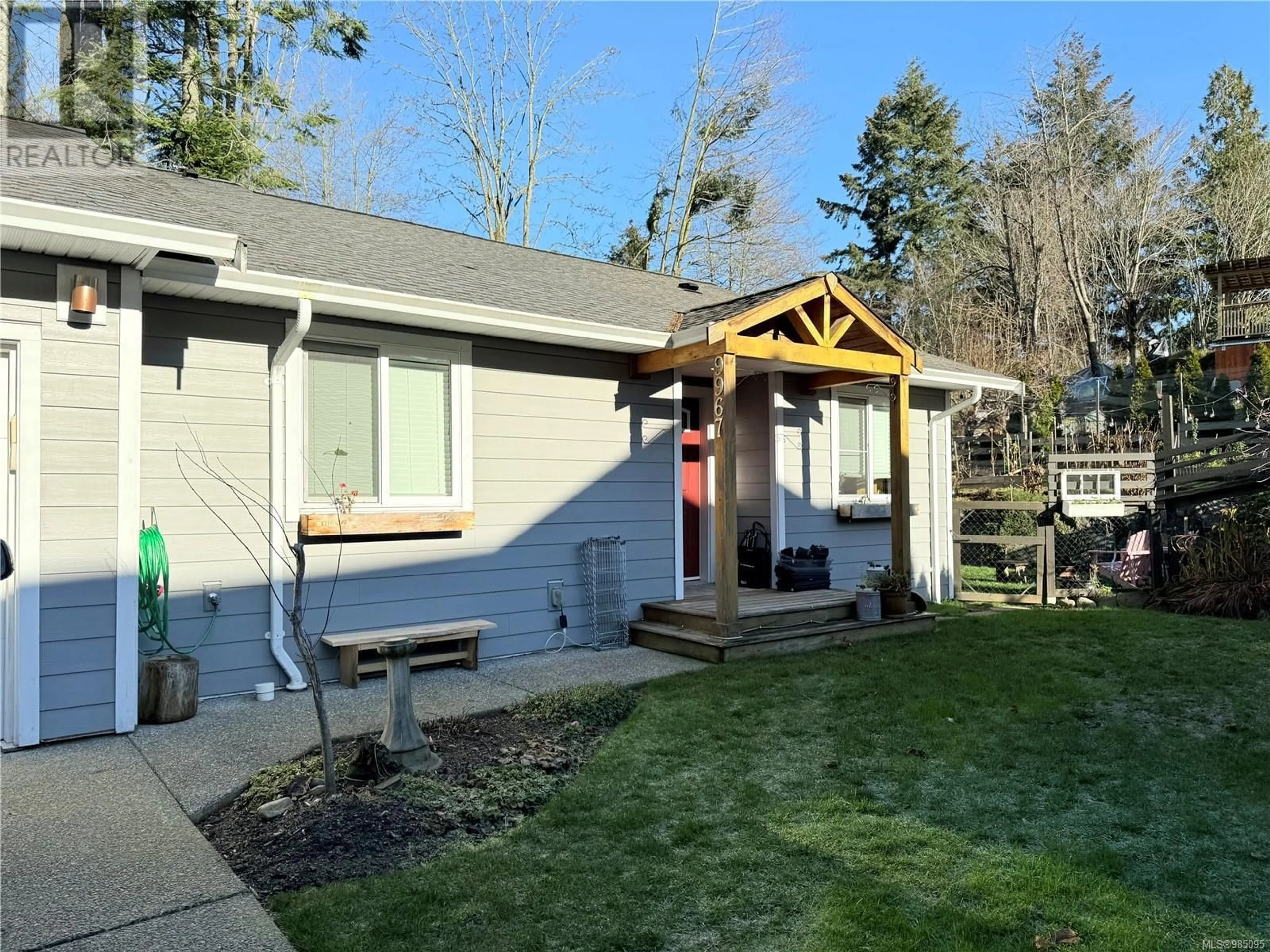 Home with vinyl exterior material, street for 9967 Chemainus Rd, Chemainus British Columbia V0R1K0