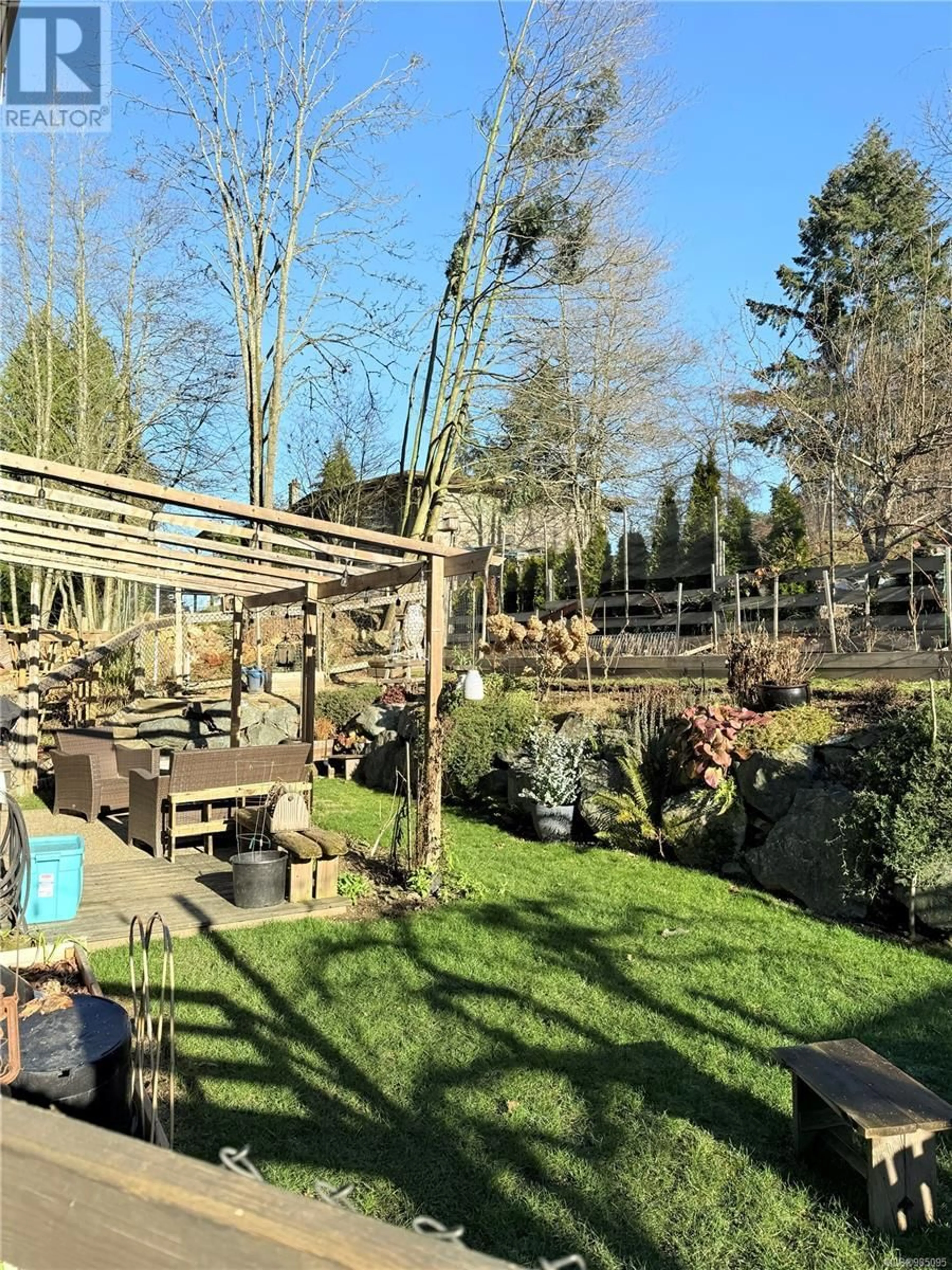 Patio, forest/trees view for 9967 Chemainus Rd, Chemainus British Columbia V0R1K0