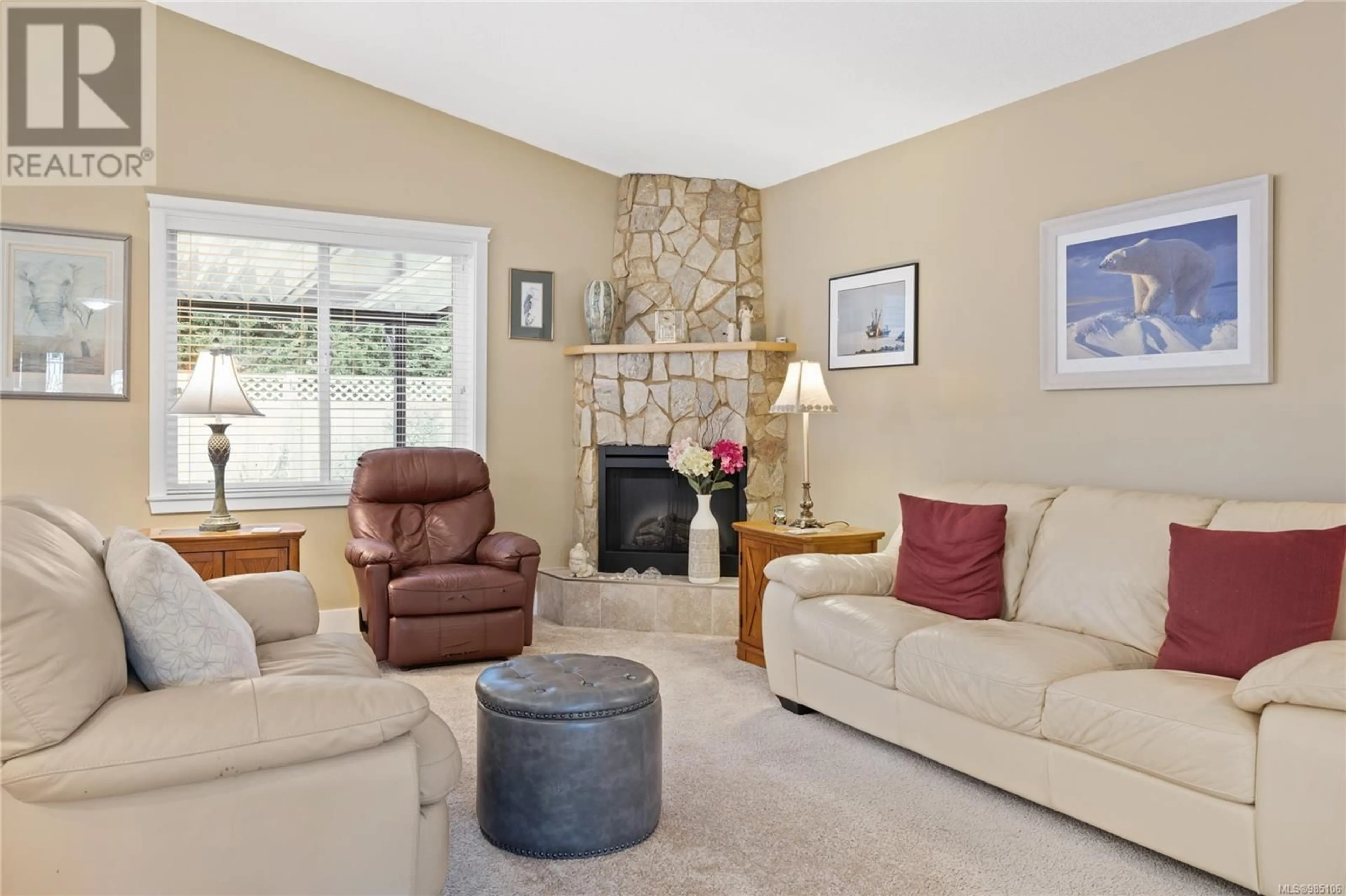 Living room with furniture, unknown for 21 Trill Dr, Parksville British Columbia V9P2W6