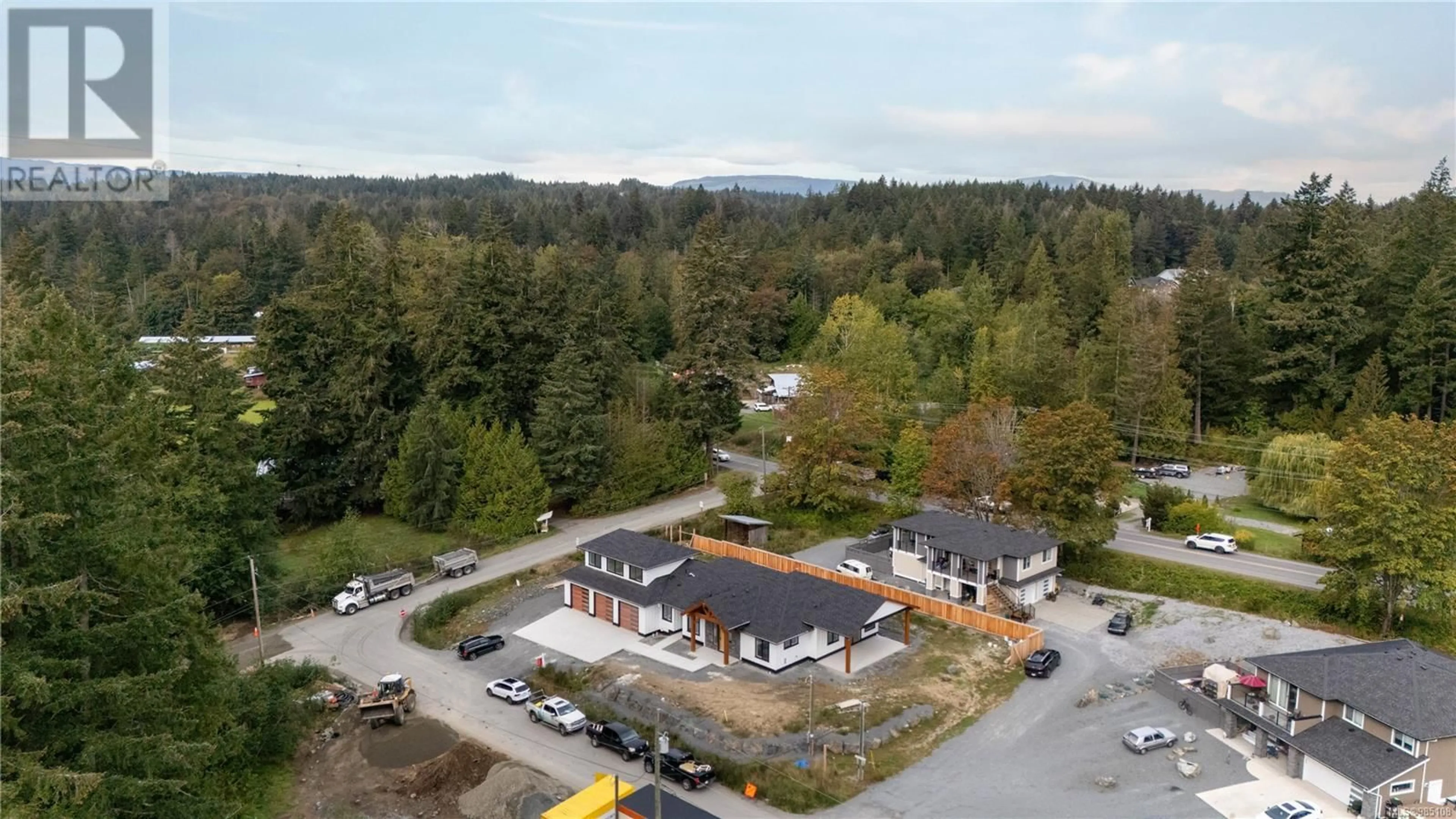 A pic from outside/outdoor area/front of a property/back of a property/a pic from drone, unknown for 2600 Craven Cres, Mill Bay British Columbia V0R2P2