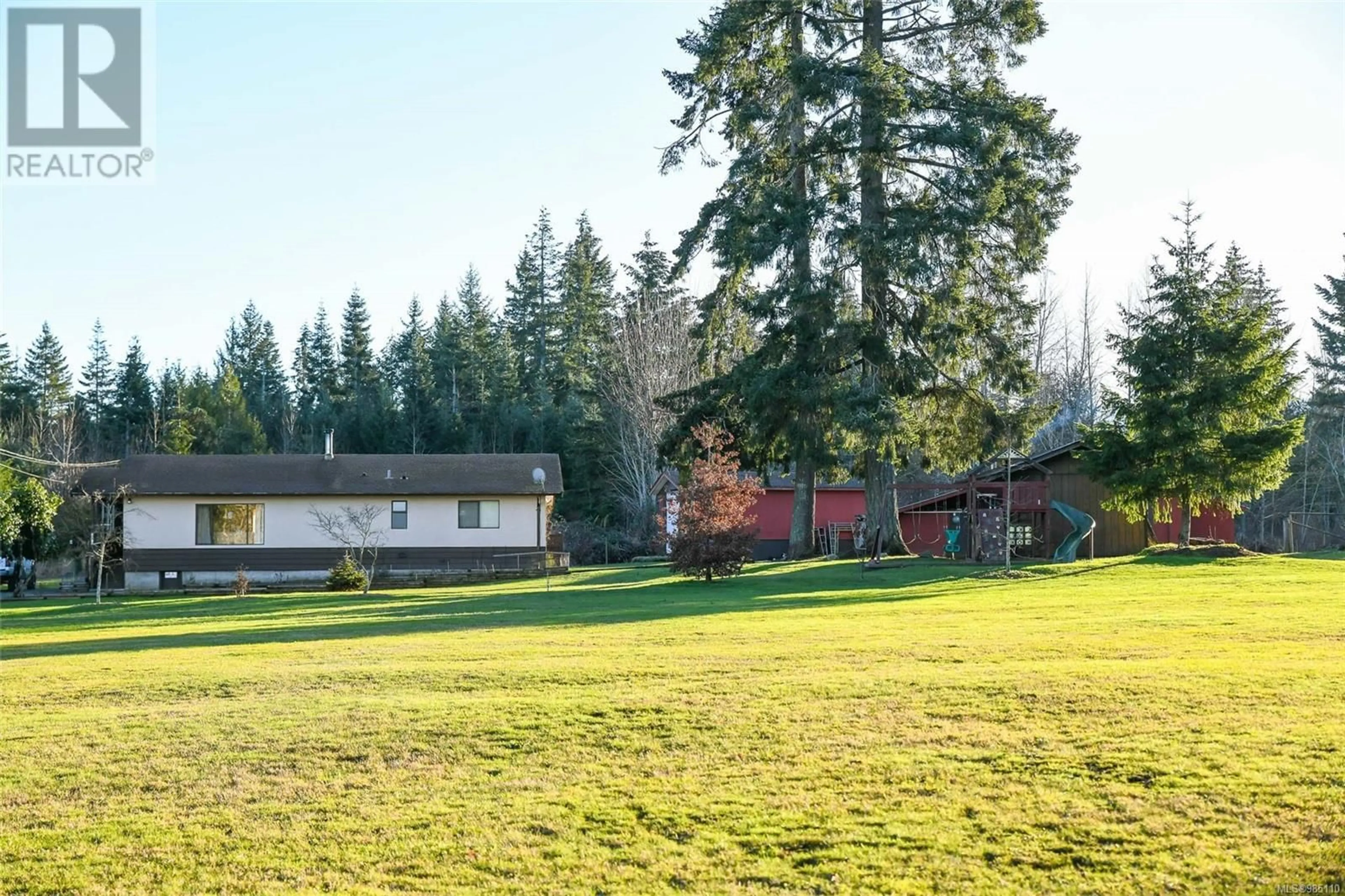 A pic from outside/outdoor area/front of a property/back of a property/a pic from drone, unknown for 2875 Arden Rd, Courtenay British Columbia V9N9J9