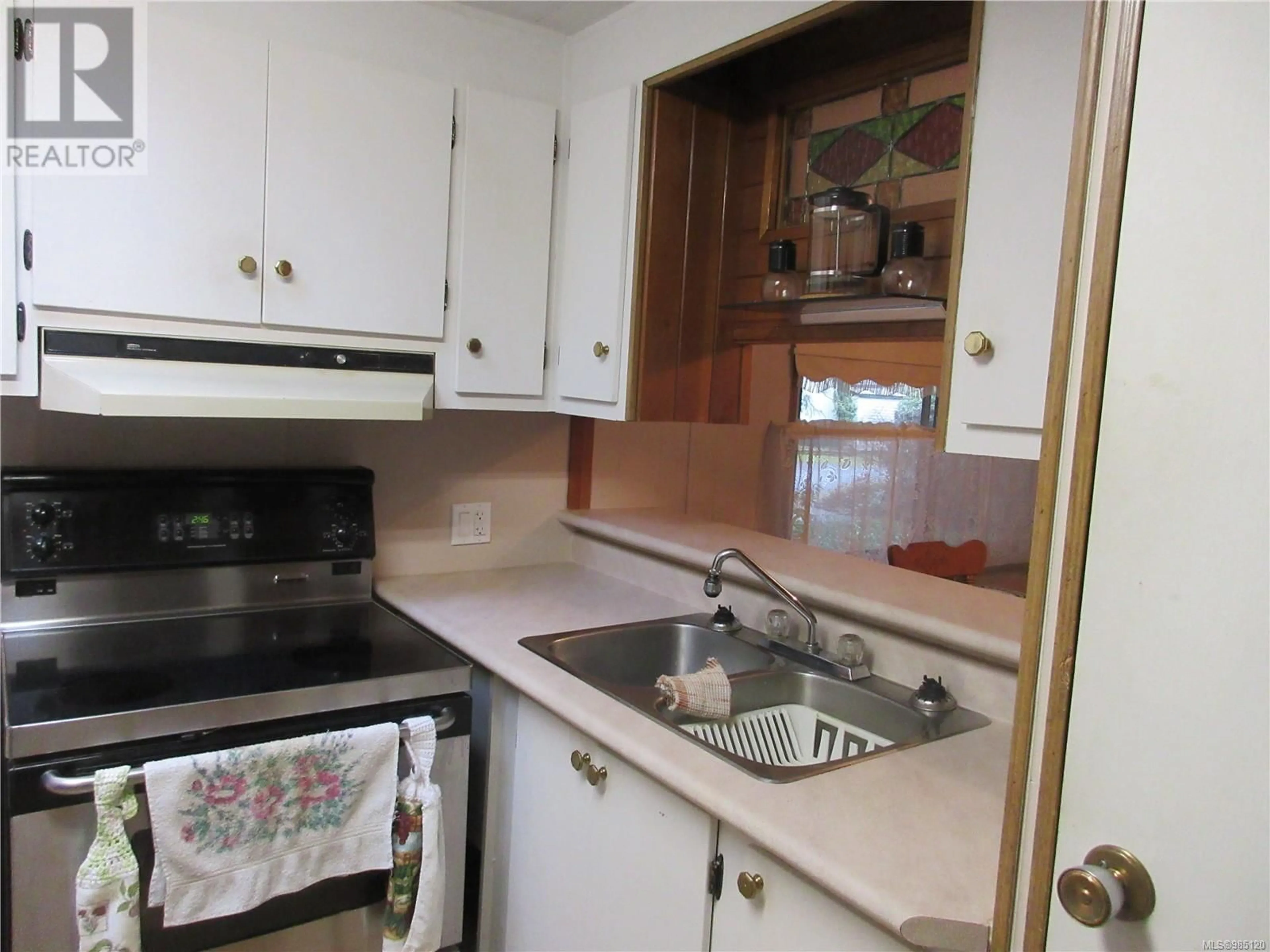 Standard kitchen, unknown for 94 25 Maki Rd, Nanaimo British Columbia V9R6N3