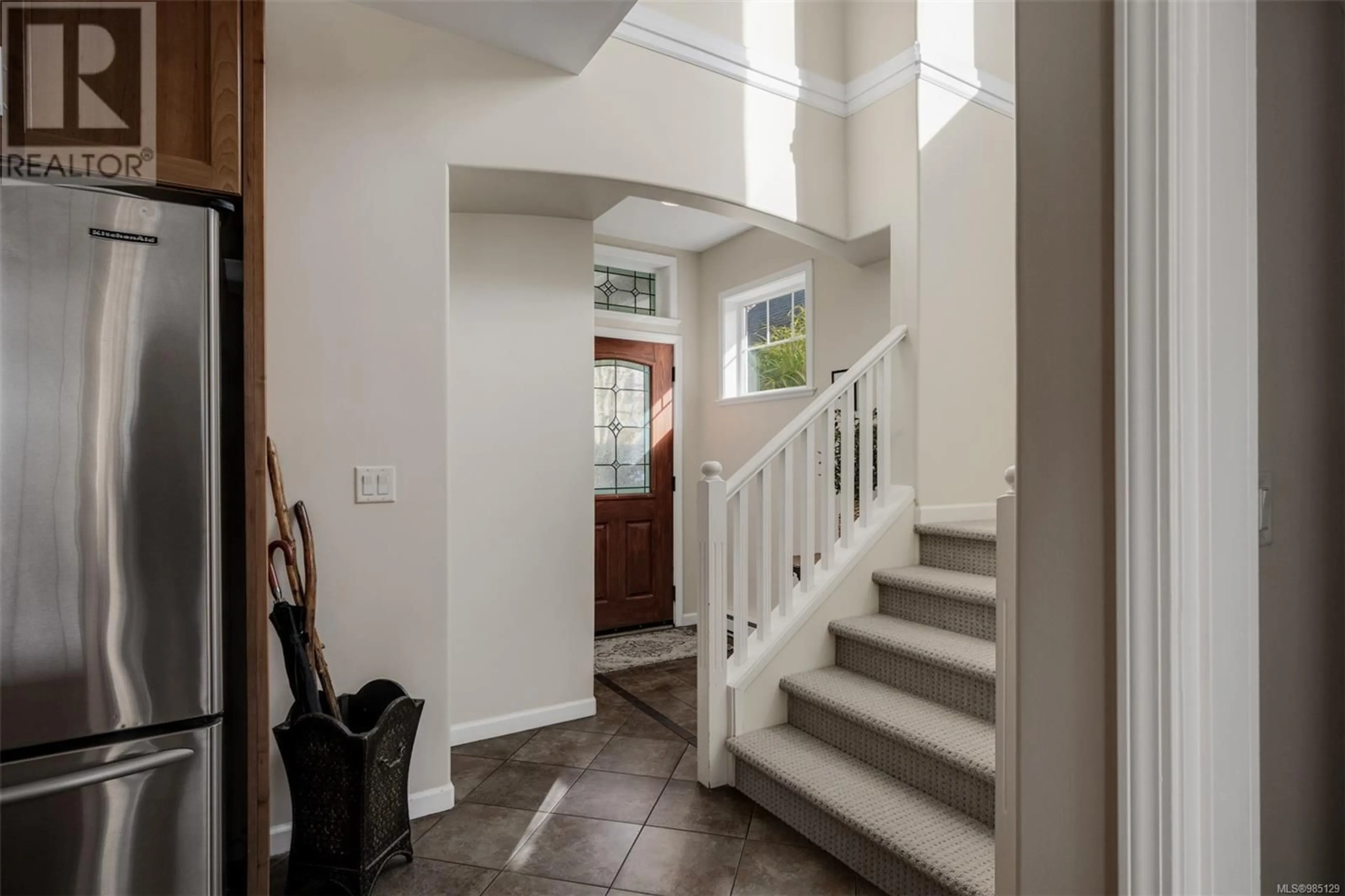 Indoor entryway for B 435 Niagara St, Victoria British Columbia V8V1G9