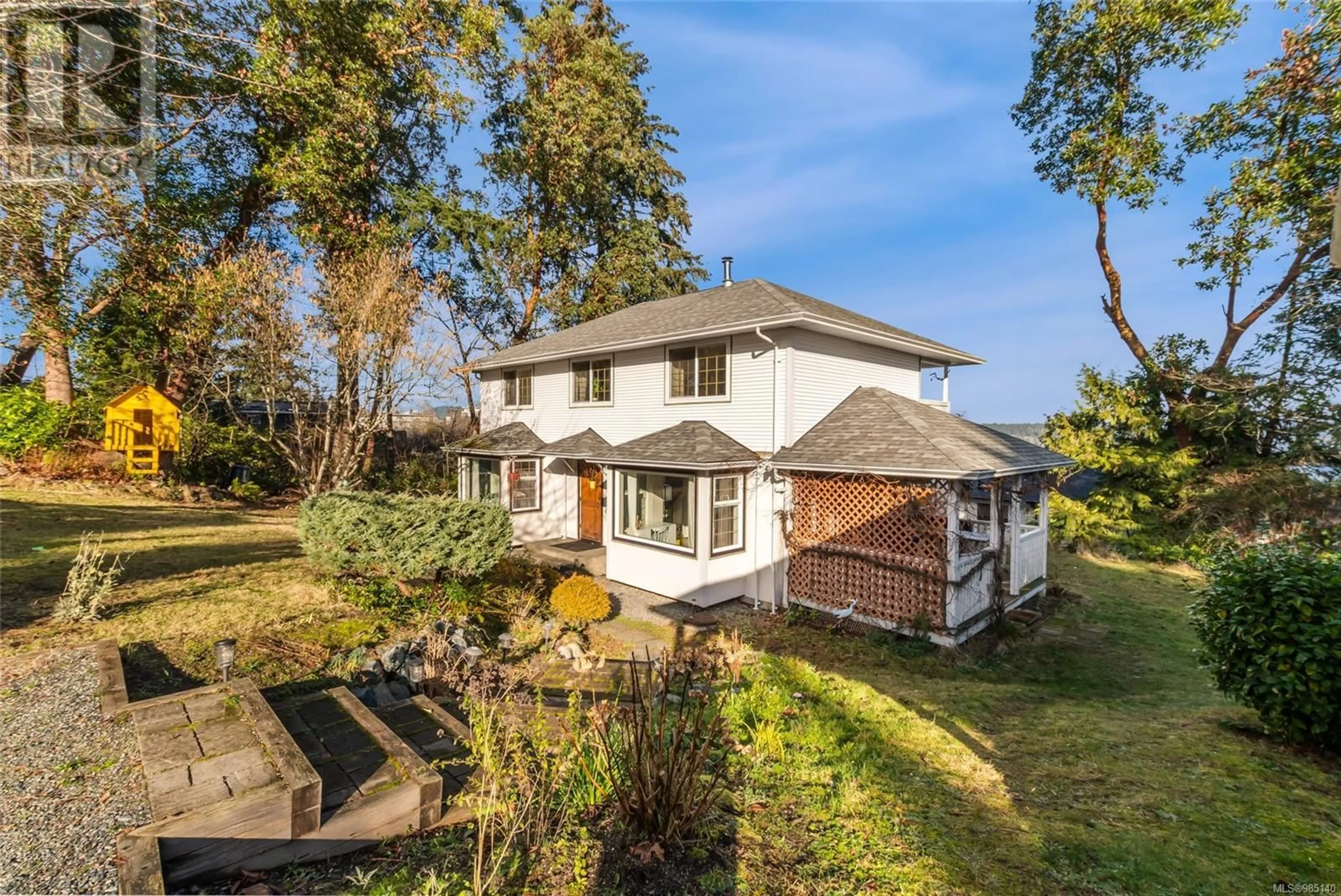 A pic from outside/outdoor area/front of a property/back of a property/a pic from drone, street for 283 Dogwood Dr, Ladysmith British Columbia V9G1T3