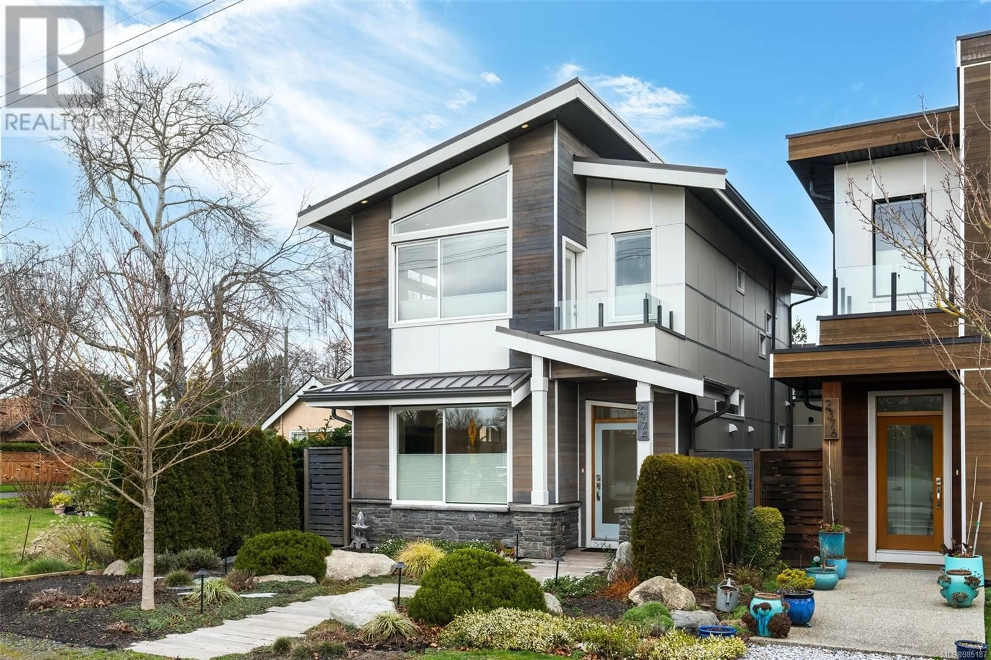 Home with vinyl exterior material, street for 2374 Ocean Ave, Sidney British Columbia V8L3Y4