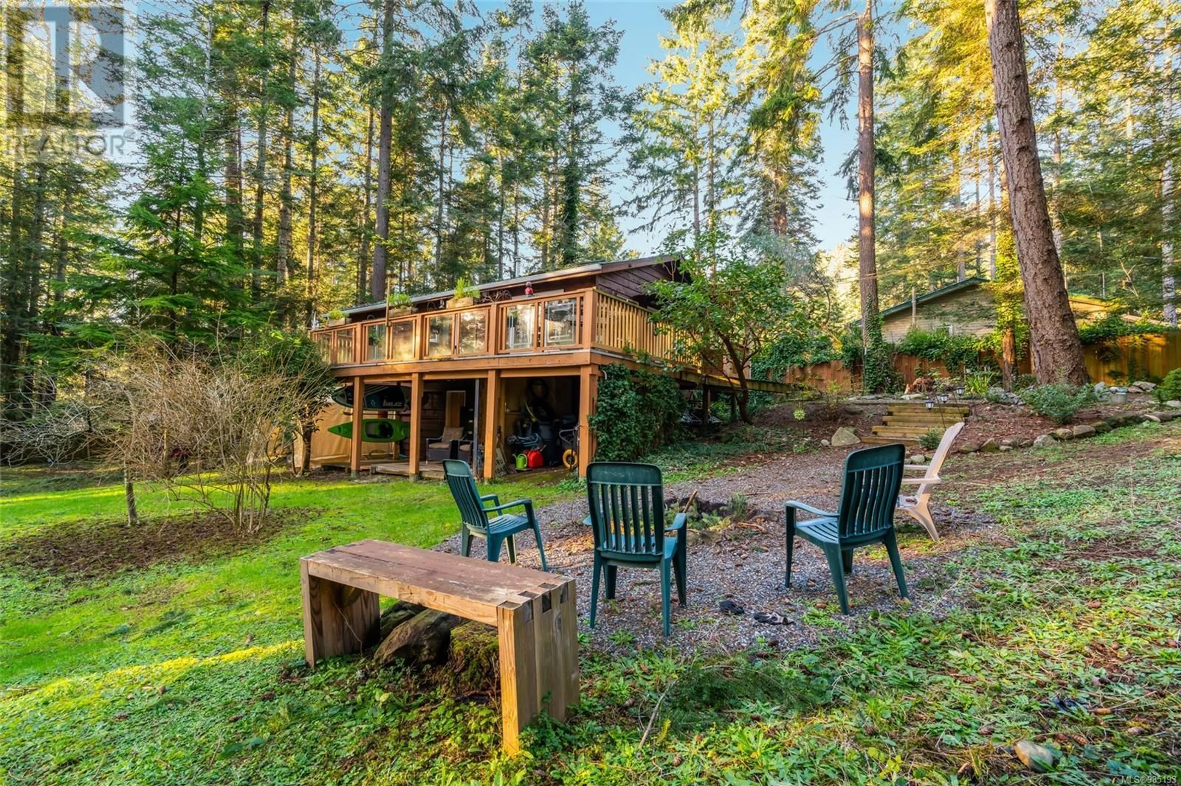 Patio, forest/trees view for 1831 Oyster Way, Gabriola Island British Columbia V0R1X6