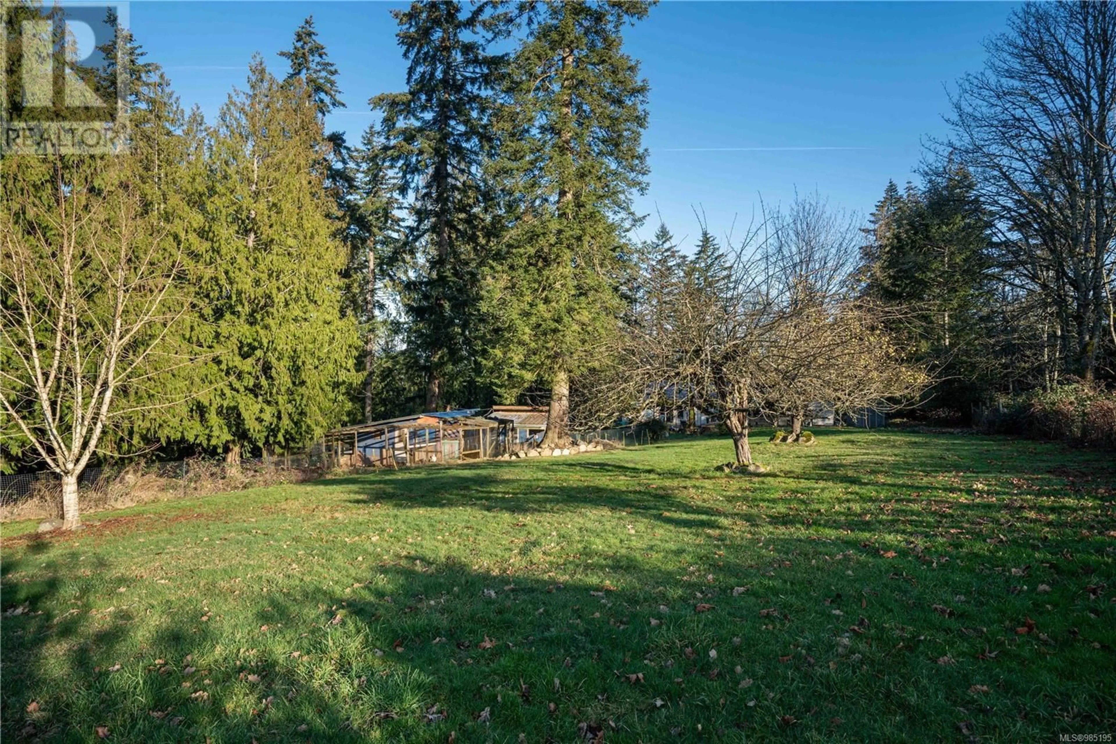 Patio, forest/trees view for 3667/3663 Allsop Rd, Nanaimo British Columbia V9R6X3