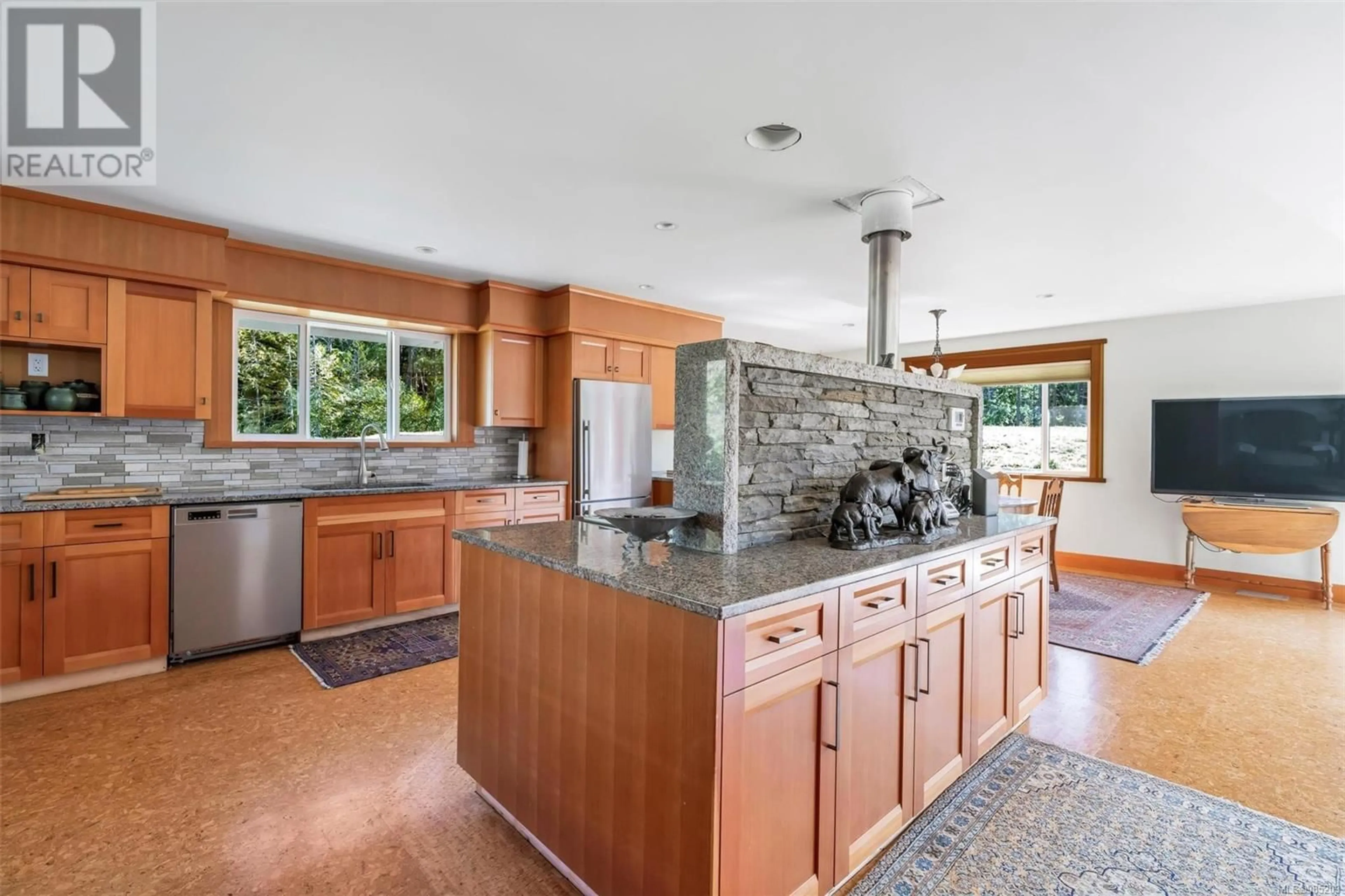 Open concept kitchen, ceramic/tile floor for 3272 Renfrew Rd, Shawnigan Lake British Columbia V0R2W0