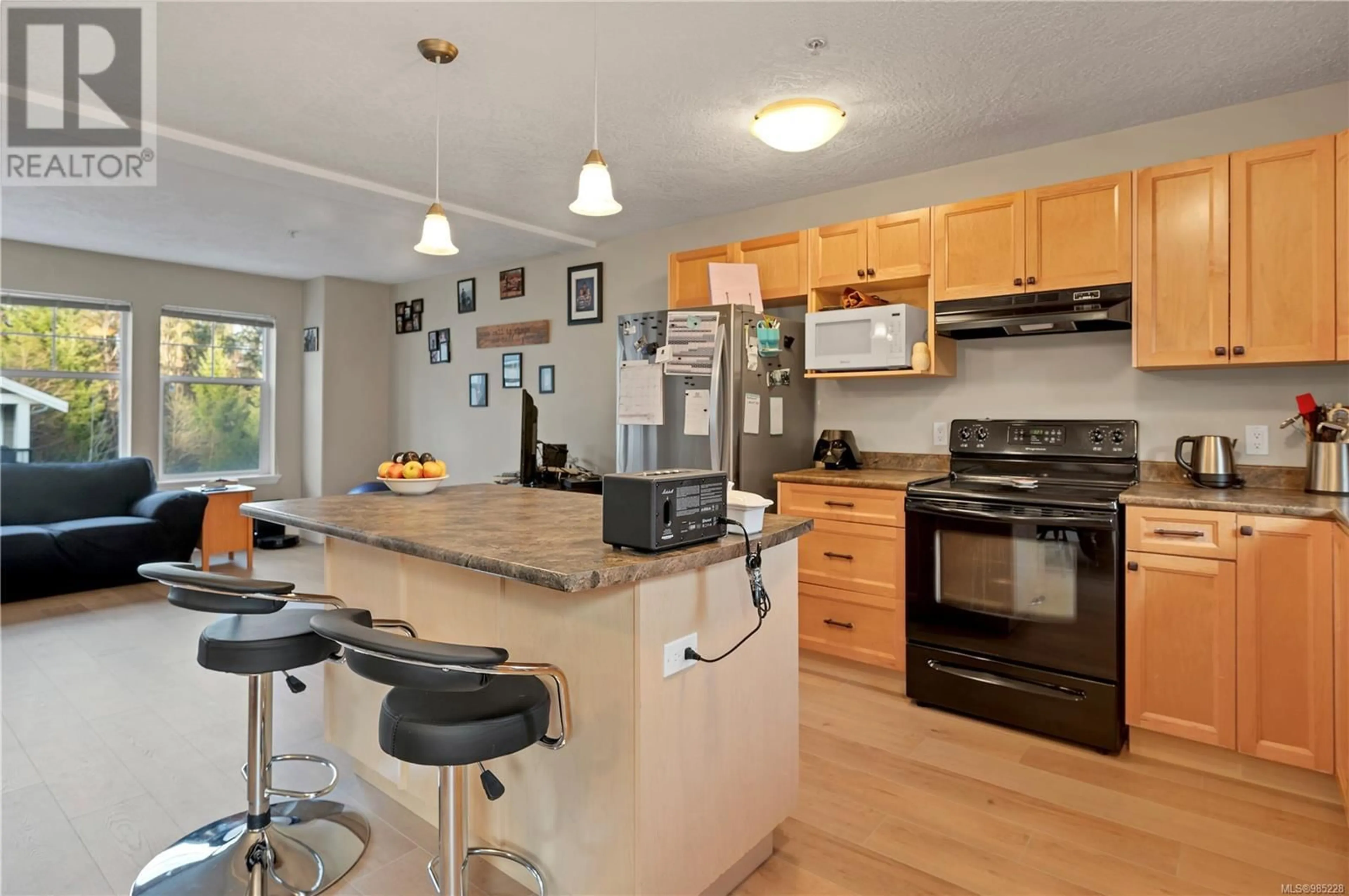 Open concept kitchen, unknown for 125 701 Hilchey Rd, Campbell River British Columbia V9W0A2