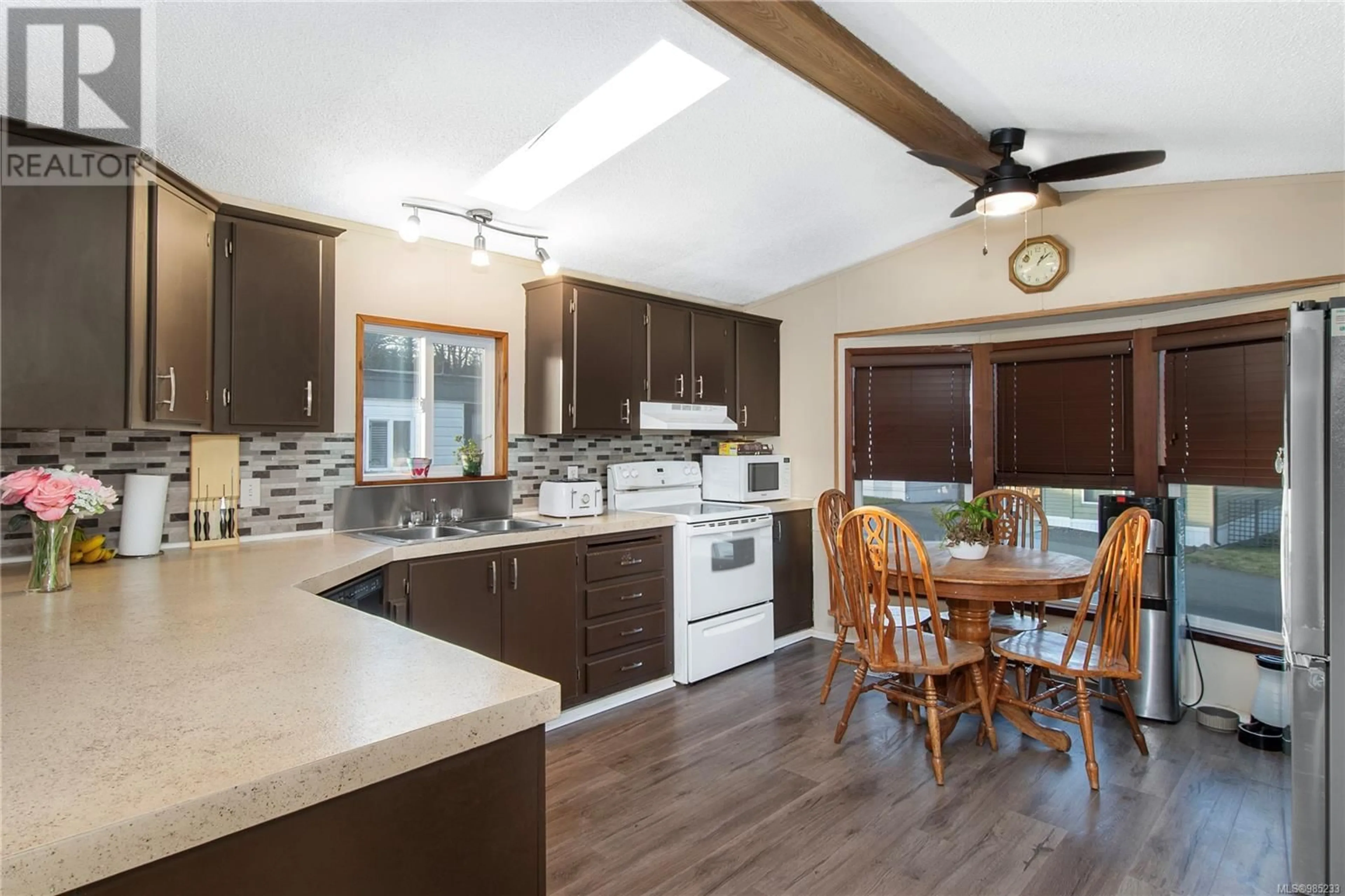 Open concept kitchen, unknown for 41 2520 Quinsam Rd, Campbell River British Columbia V9W4N4