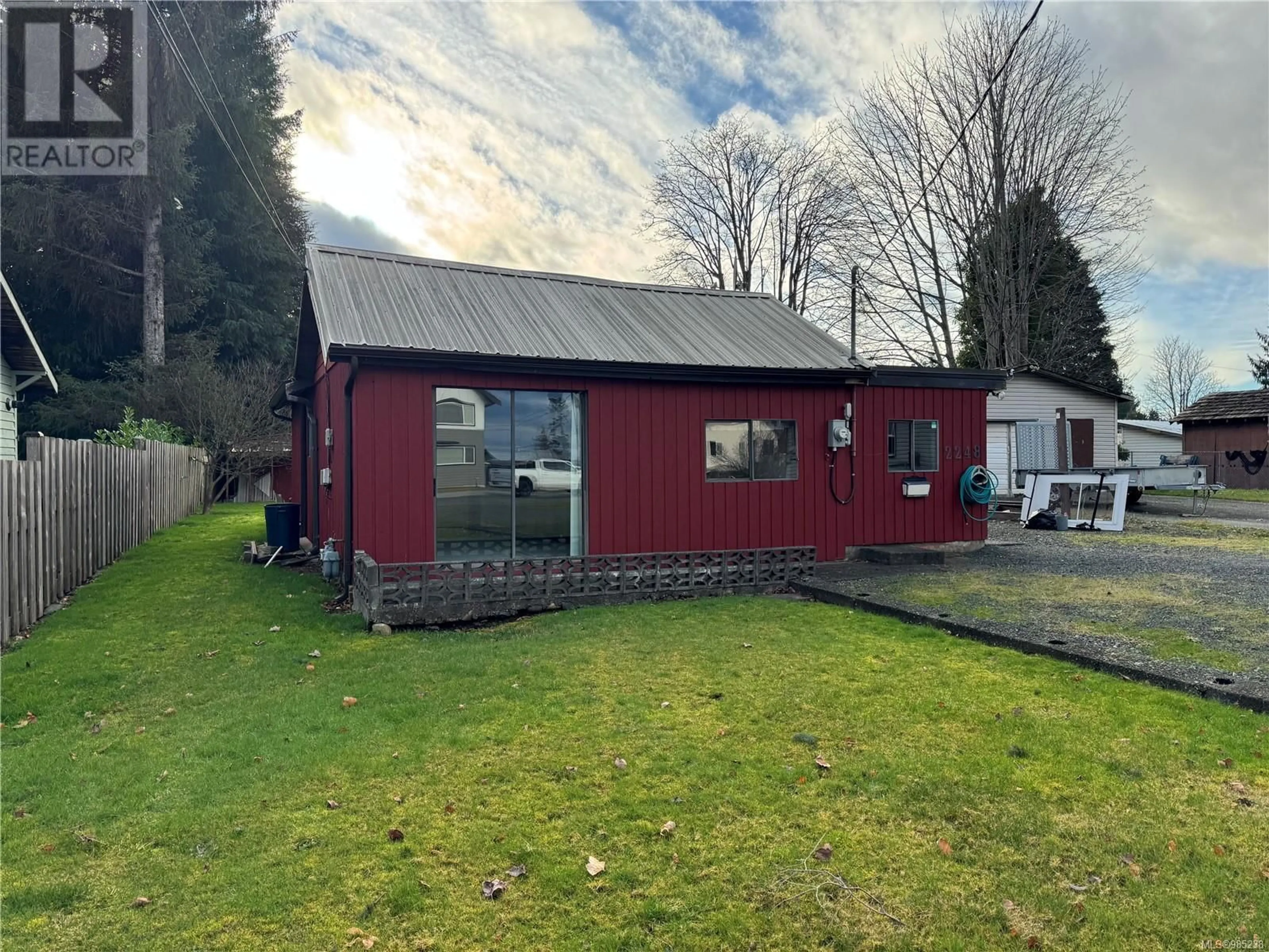 A pic from outside/outdoor area/front of a property/back of a property/a pic from drone, building for 2248 Dalton Rd, Campbell River British Columbia V9W1H6