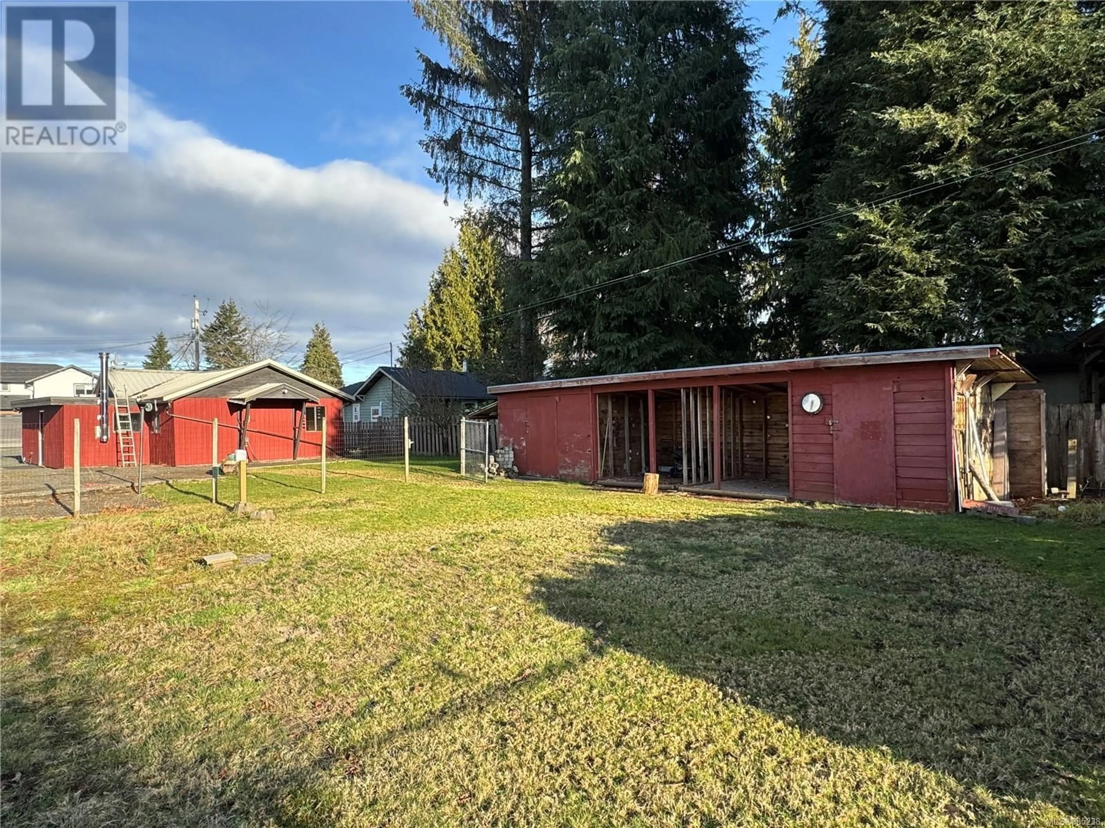 A pic from outside/outdoor area/front of a property/back of a property/a pic from drone, unknown for 2248 Dalton Rd, Campbell River British Columbia V9W1H6