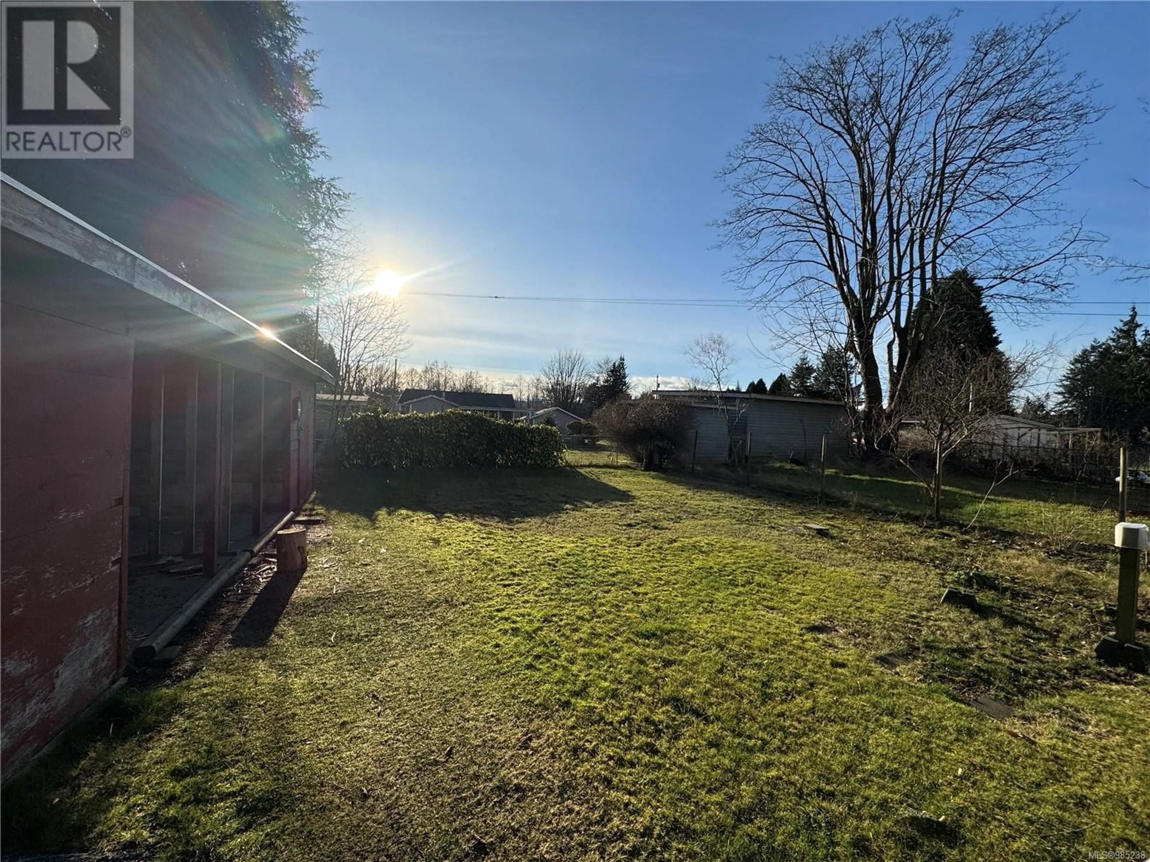 A pic from outside/outdoor area/front of a property/back of a property/a pic from drone, unknown for 2248 Dalton Rd, Campbell River British Columbia V9W1H6