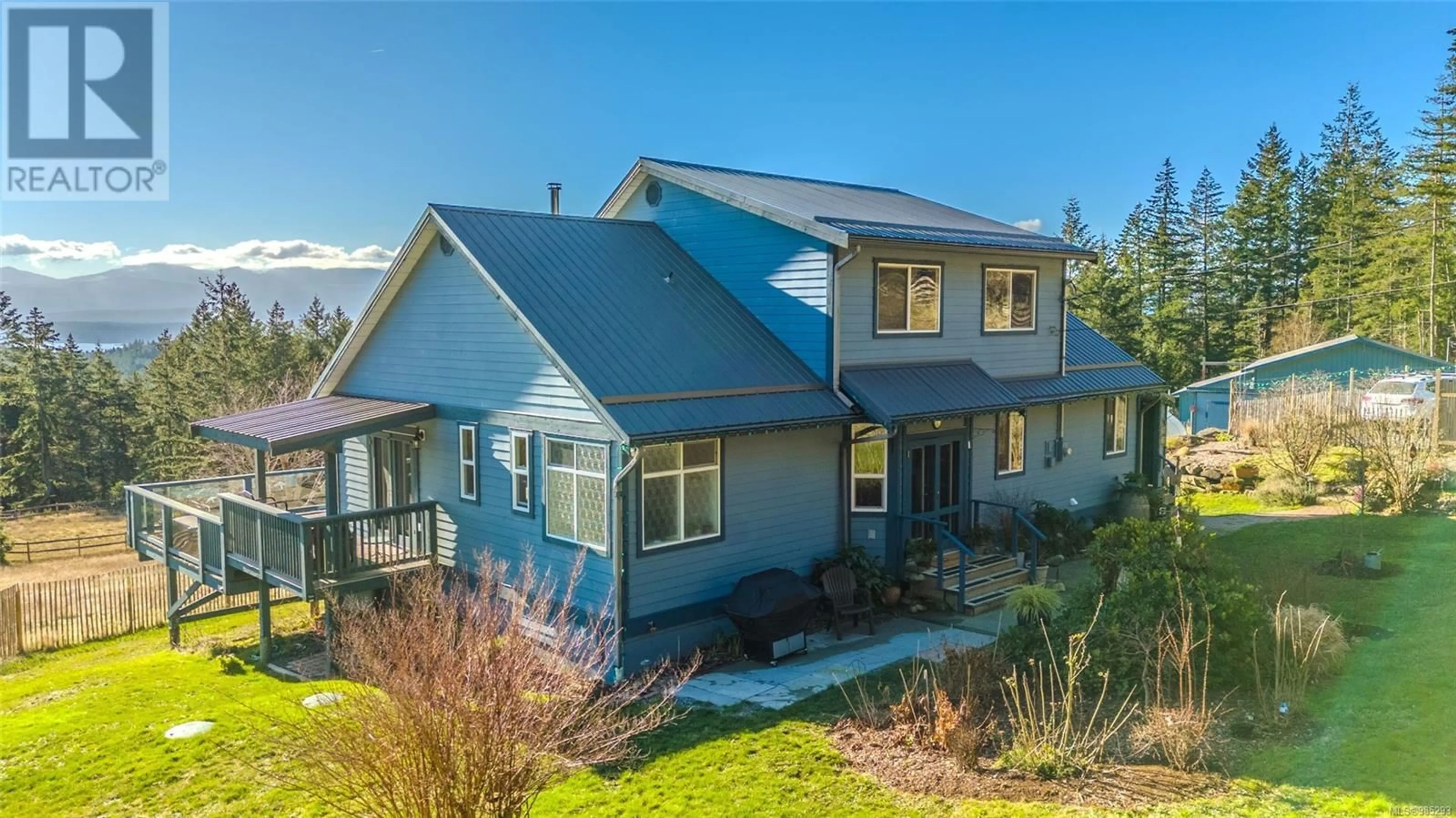 A pic from outside/outdoor area/front of a property/back of a property/a pic from drone, water/lake/river/ocean view for 1640 Ferne Rd, Gabriola Island British Columbia V0R1X6