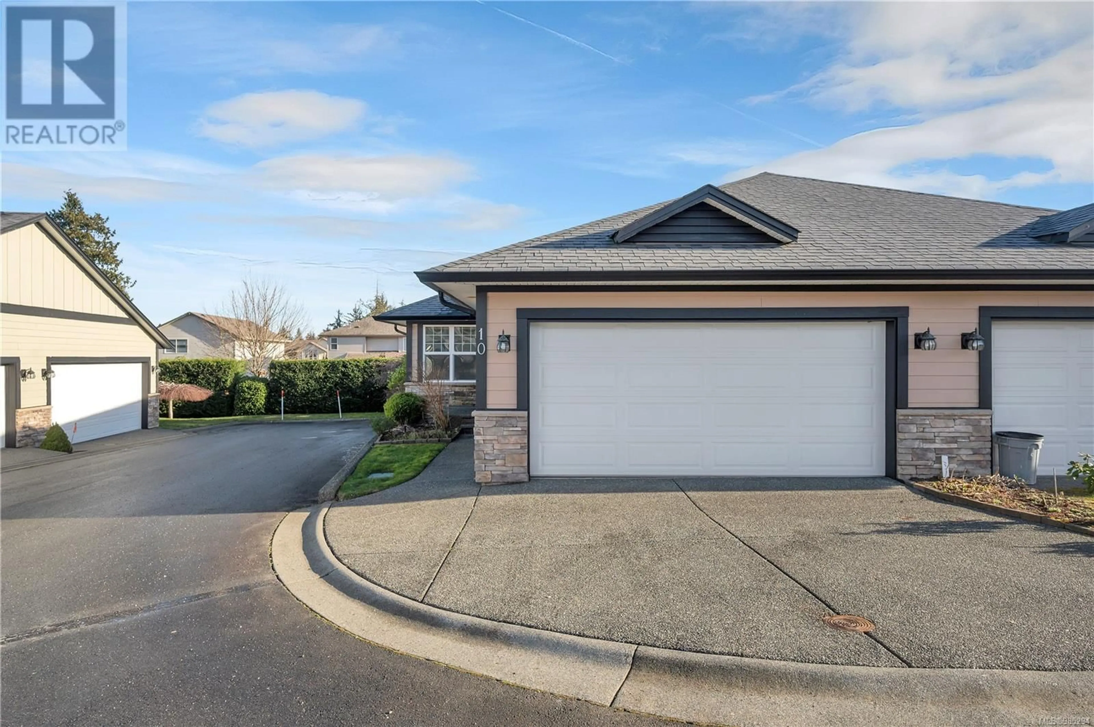 Indoor garage for 10 611 Hilchey Rd, Campbell River British Columbia V9W0A2