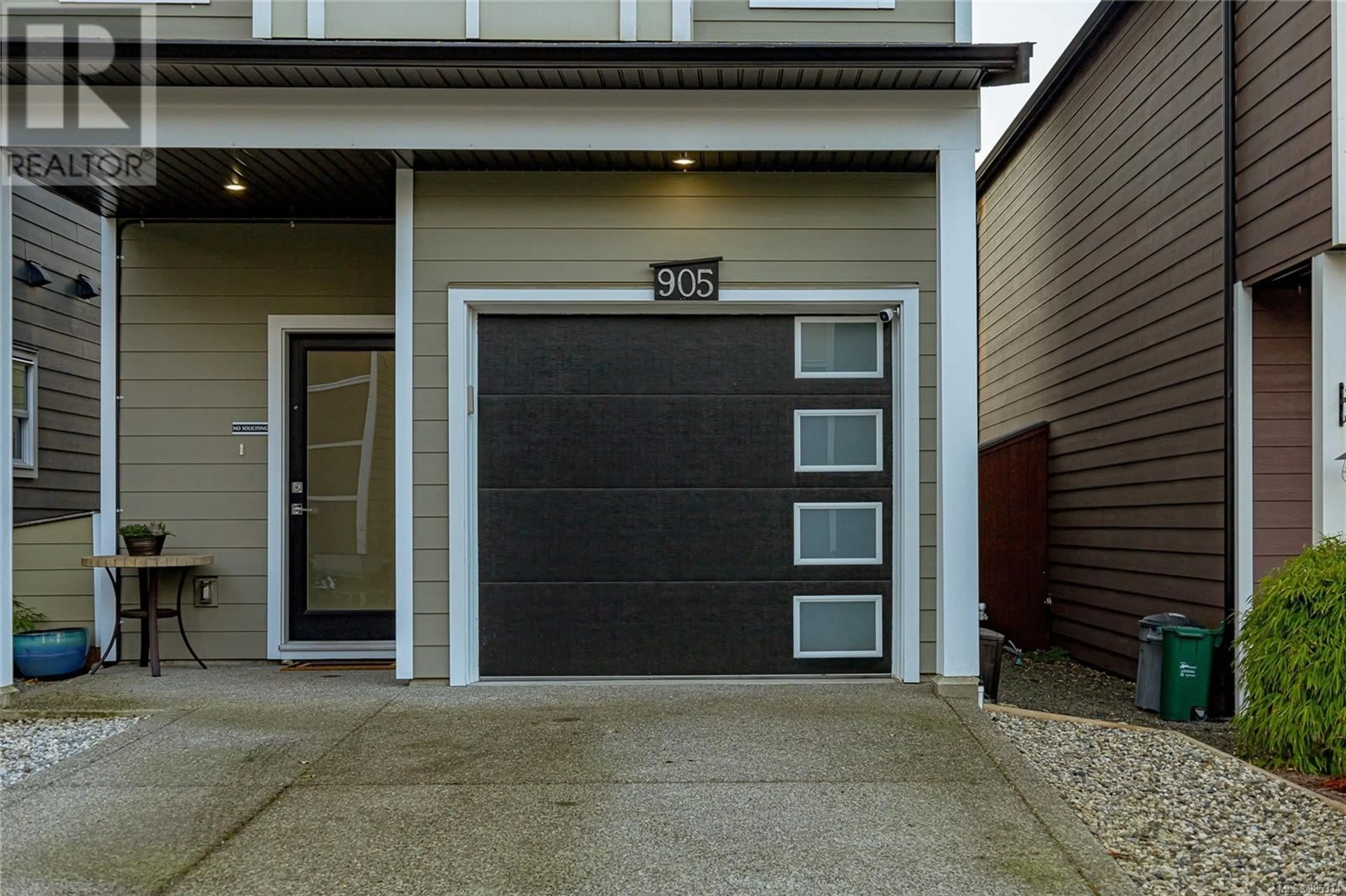 Indoor garage for 905 Fulmar Rise, Langford British Columbia V9C0J9