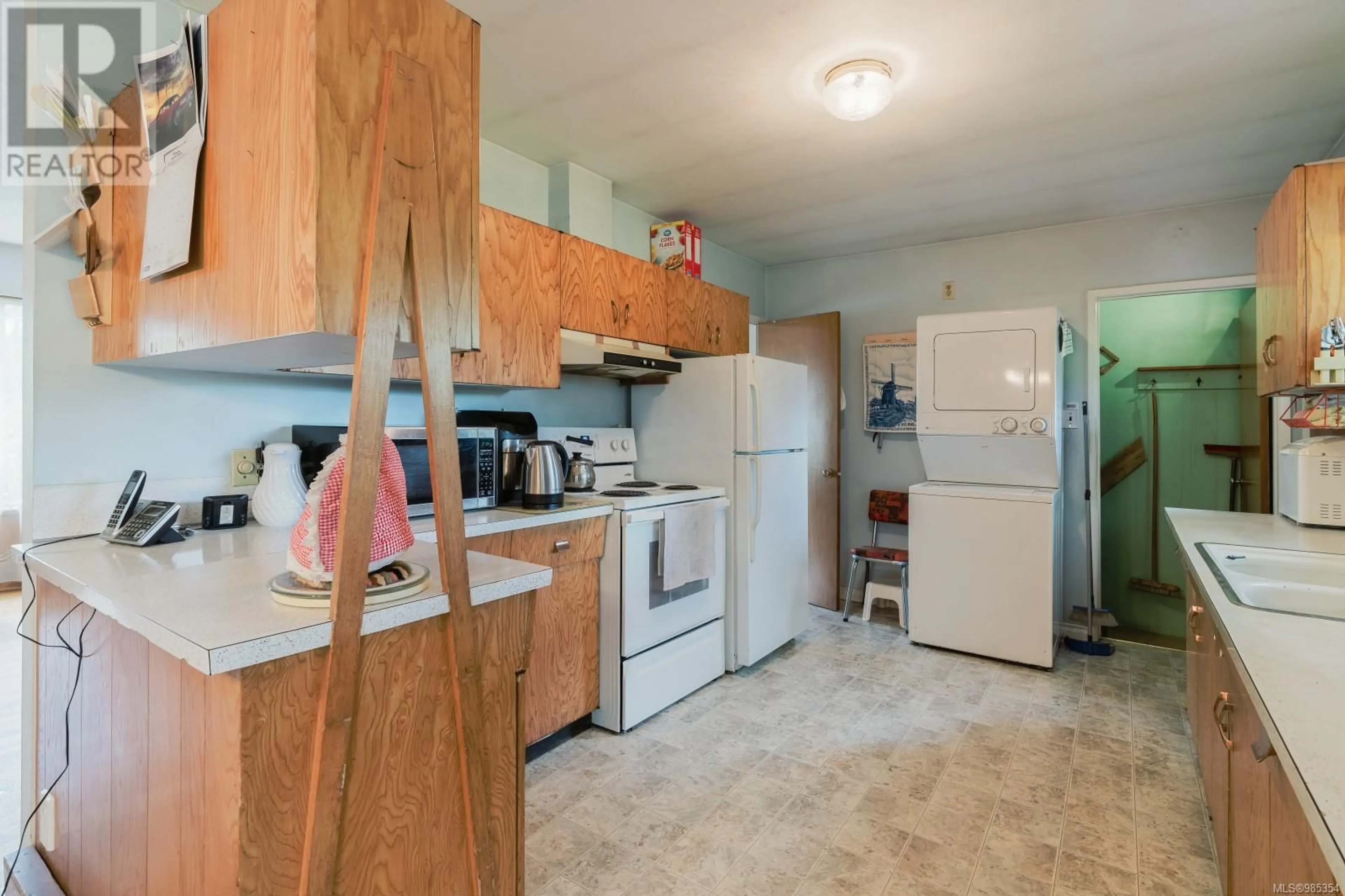 Standard kitchen, unknown for 426/436 Wharton St, Nanaimo British Columbia V9R1W4