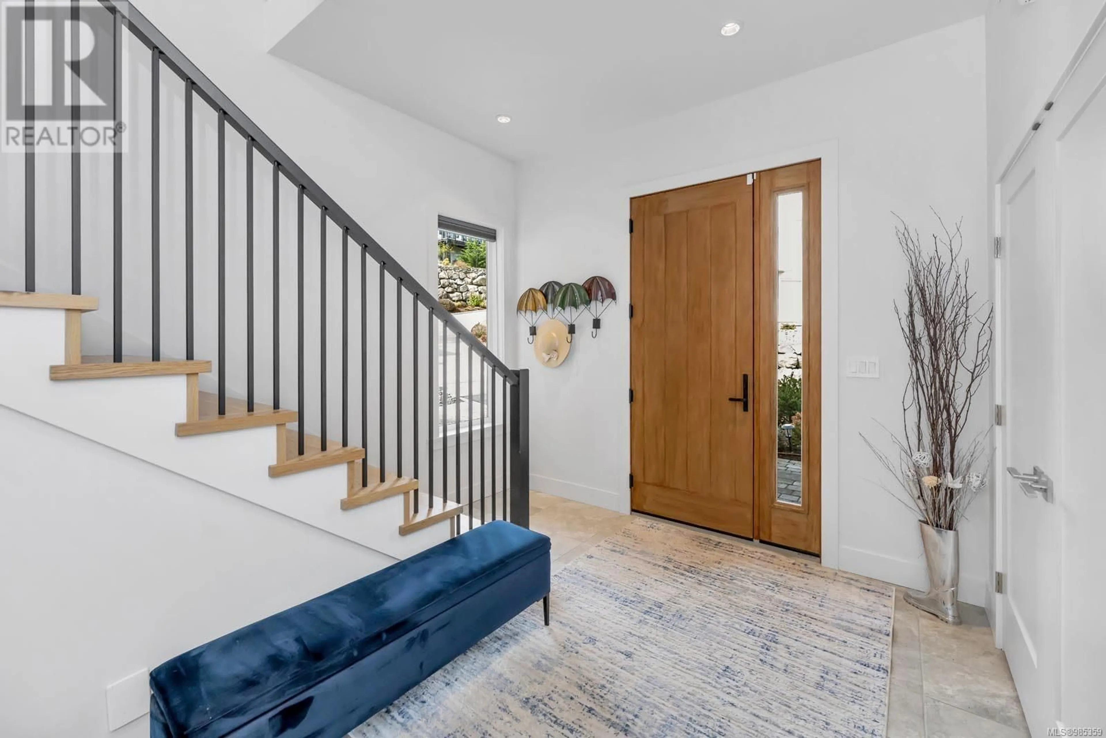 Indoor entryway for 533 Gurunank Lane, Colwood British Columbia V9C0M2