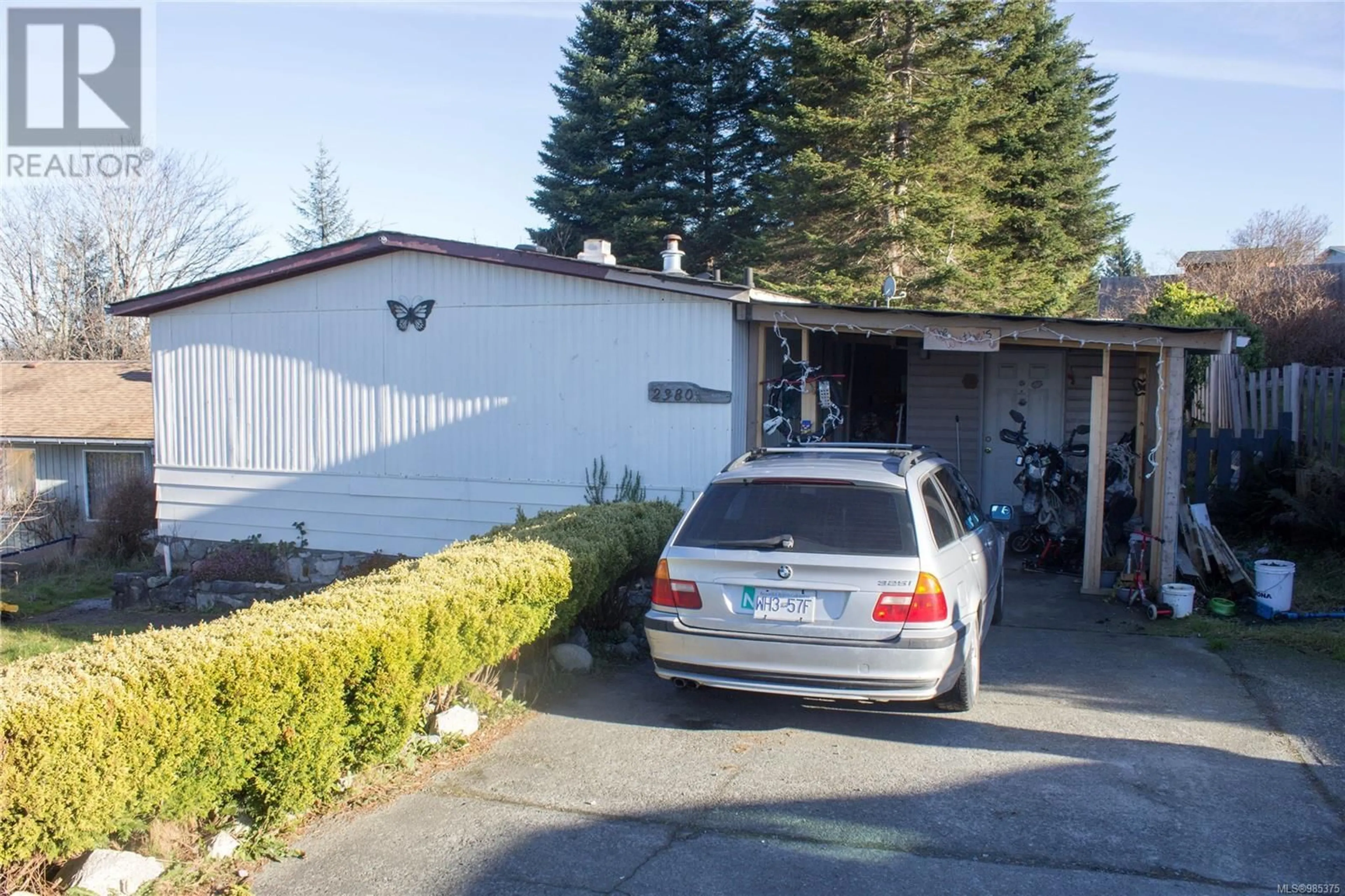 Indoor garage for 2380 Camosun Cres, Port McNeill British Columbia V0N2R0