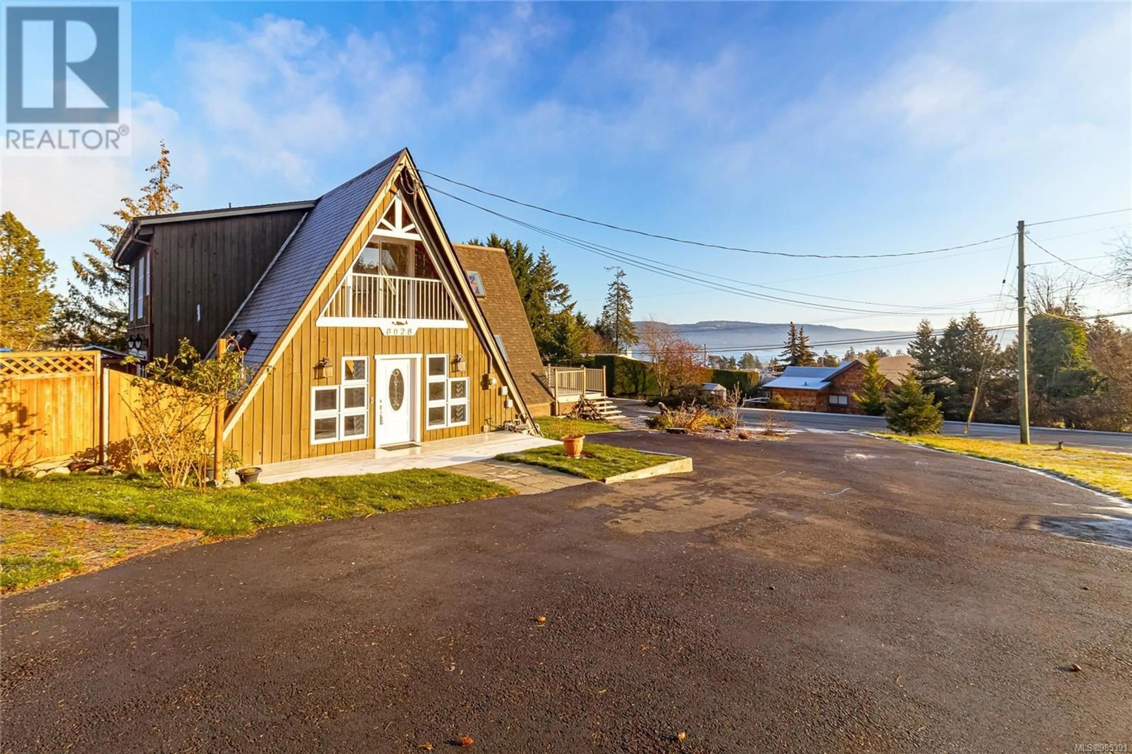 A pic from outside/outdoor area/front of a property/back of a property/a pic from drone, water/lake/river/ocean view for 8028 Arthur St, Crofton British Columbia V0R1R0