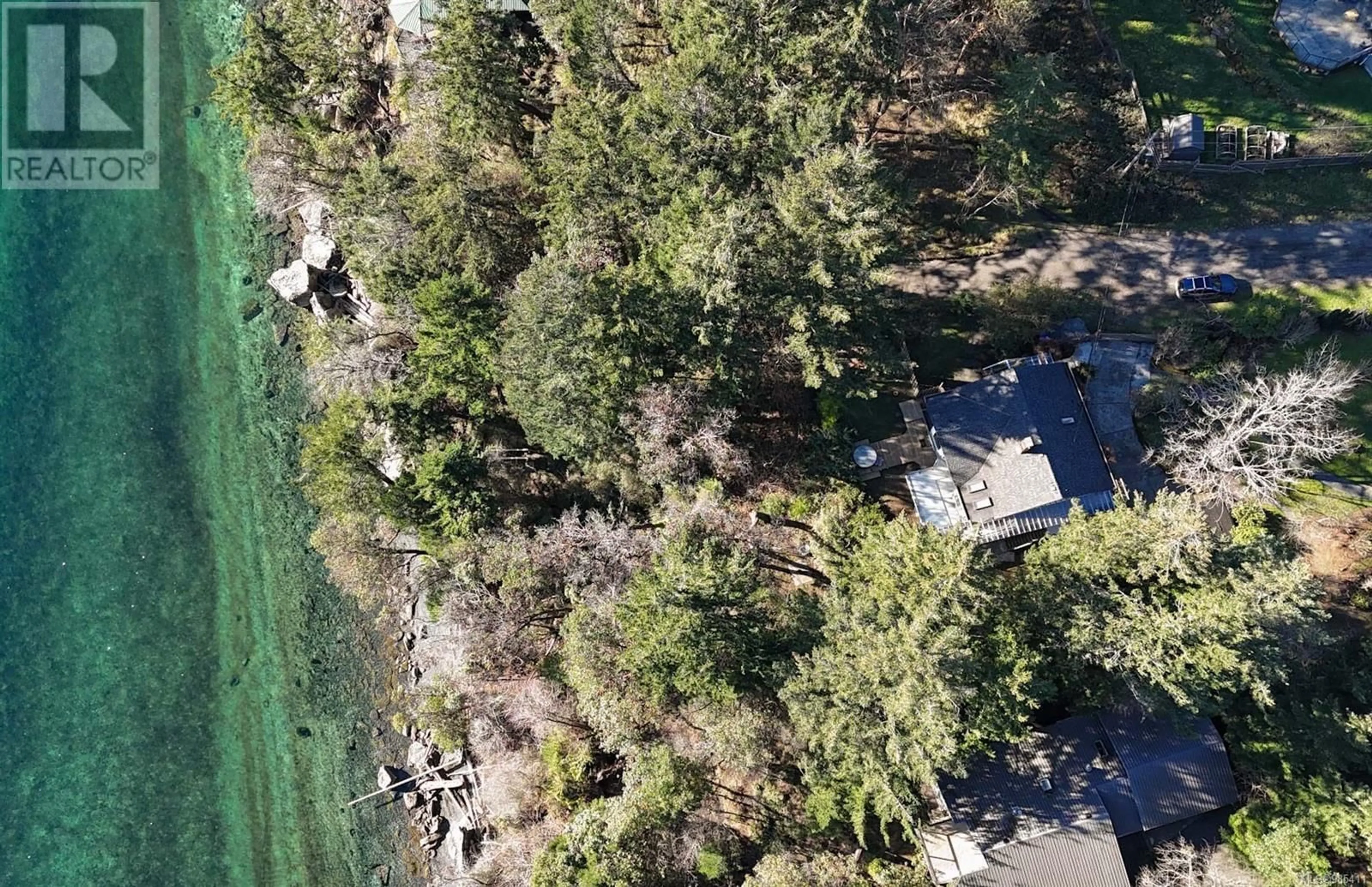 A pic from outside/outdoor area/front of a property/back of a property/a pic from drone, water/lake/river/ocean view for 2645 Islands View Dr, Gabriola Island British Columbia V0R1X7