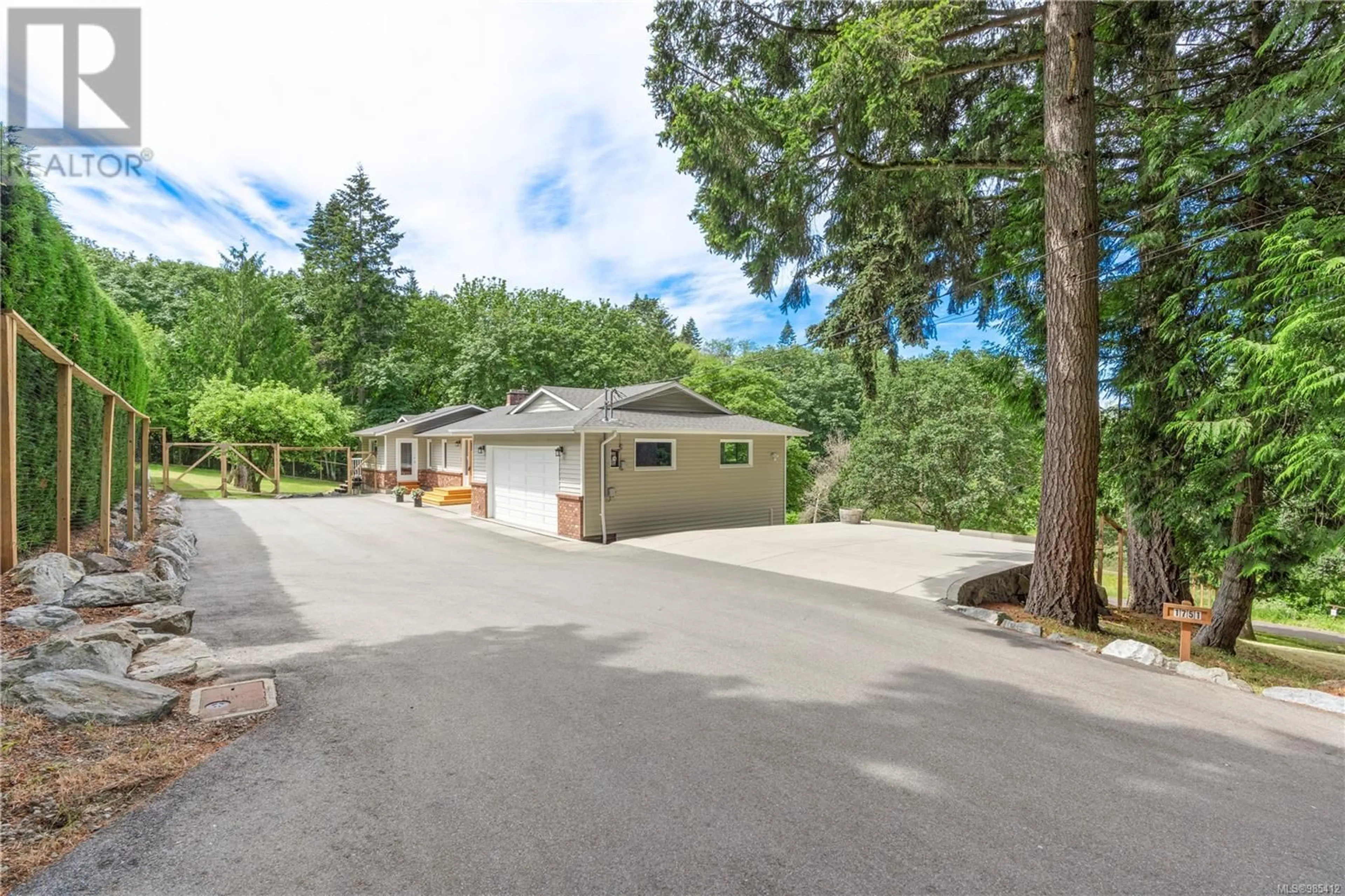 A pic from outside/outdoor area/front of a property/back of a property/a pic from drone, unknown for 1751 Cultra Ave, Central Saanich British Columbia V8M1T1