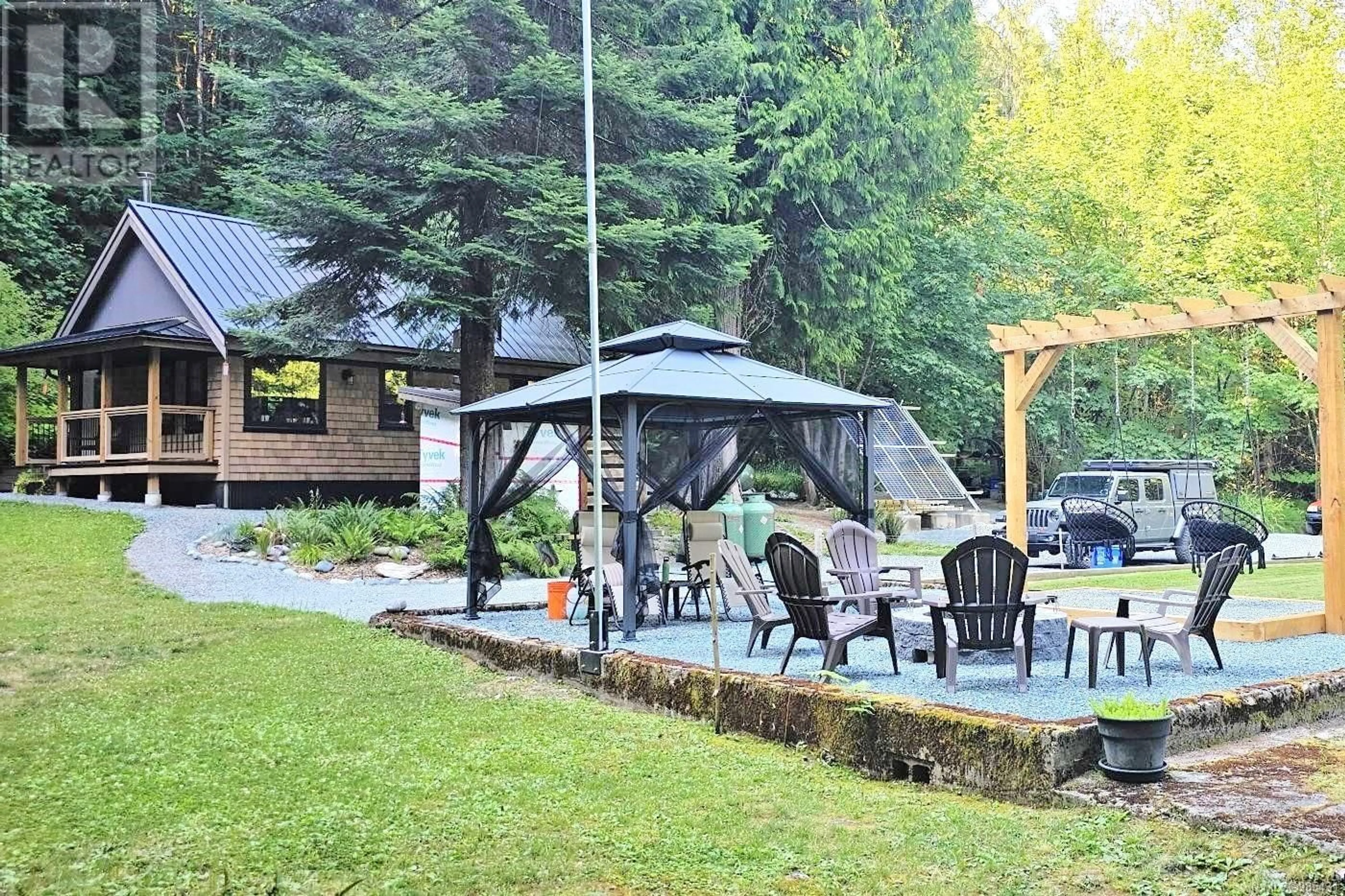 Patio, mountain view for 6049 Riverbottom Rd W, Duncan British Columbia V9L6H7