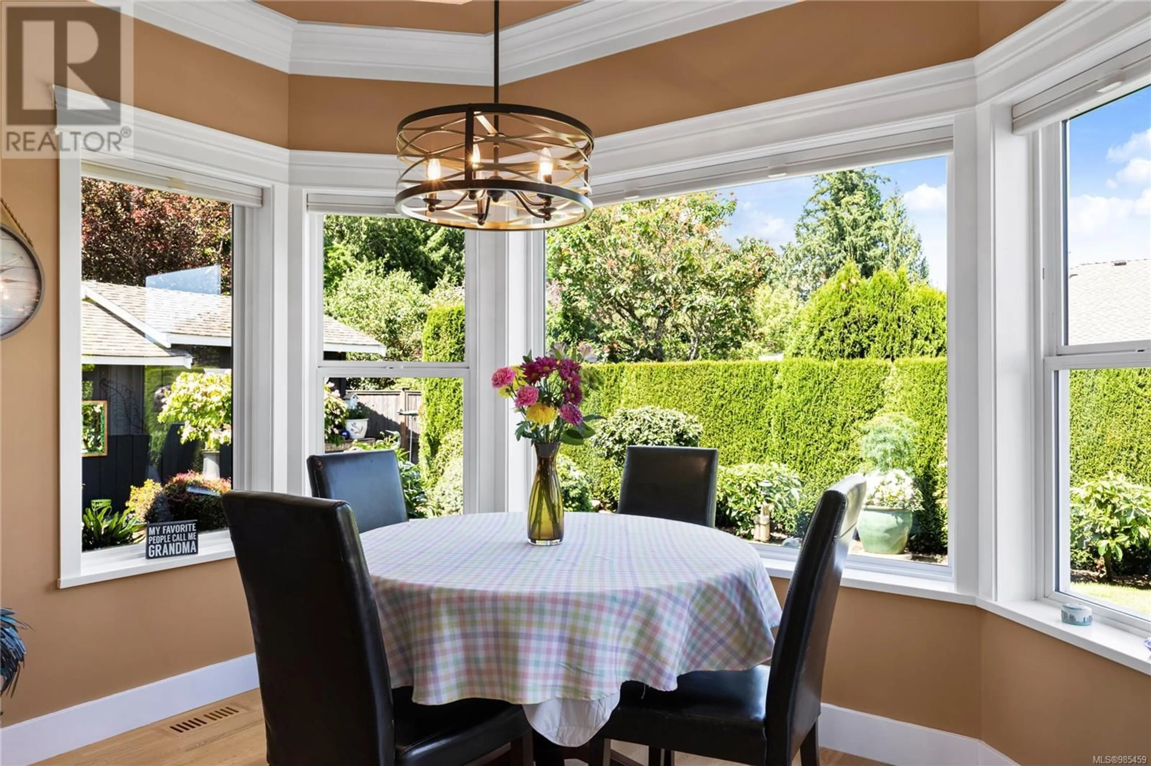 Dining room, ceramic/tile floor for 1011 Heritage Crt, Qualicum Beach British Columbia V9K2P1