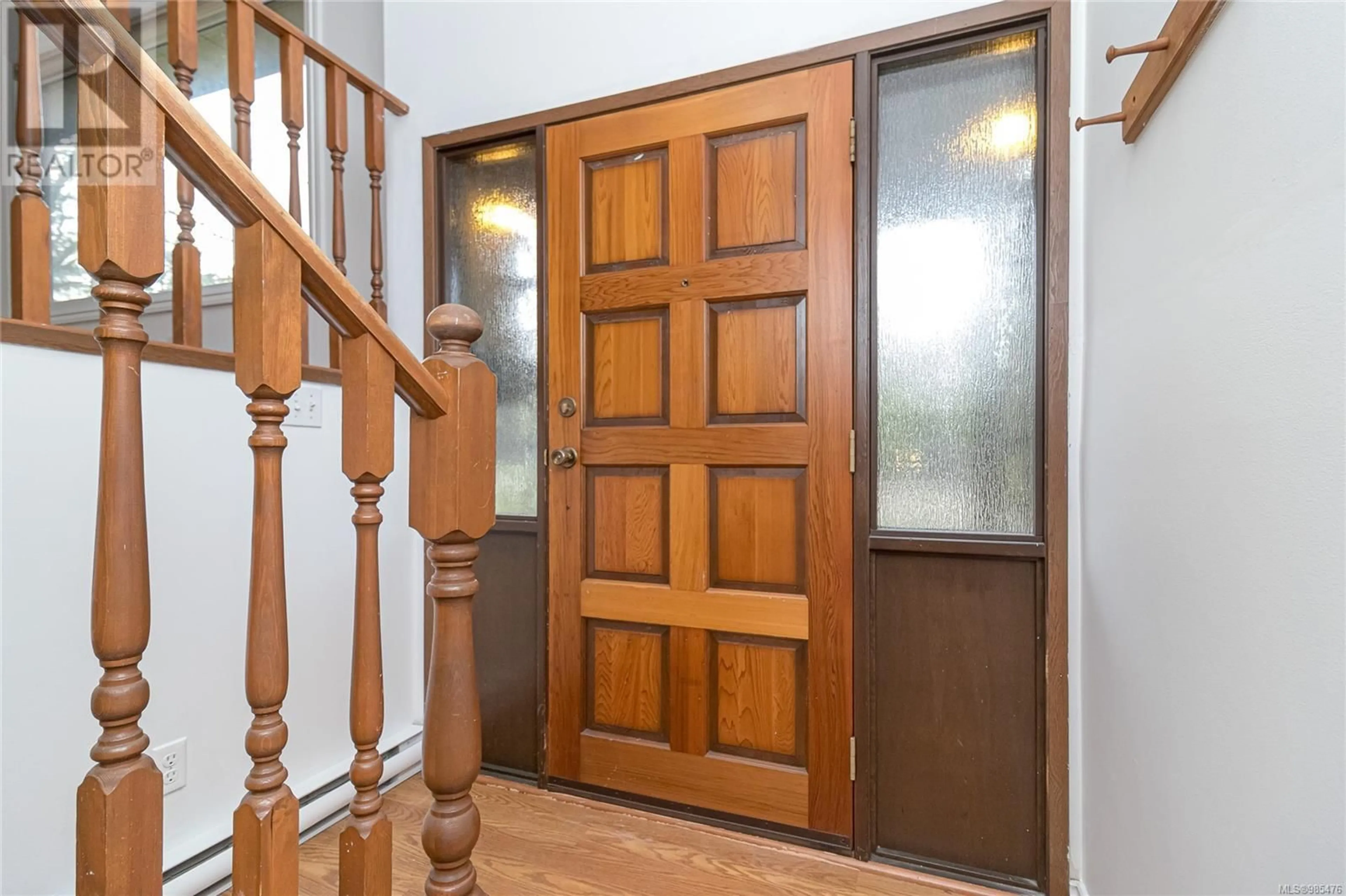 Indoor foyer for 7765 Trentelmann Pl, Central Saanich British Columbia V8M1K9