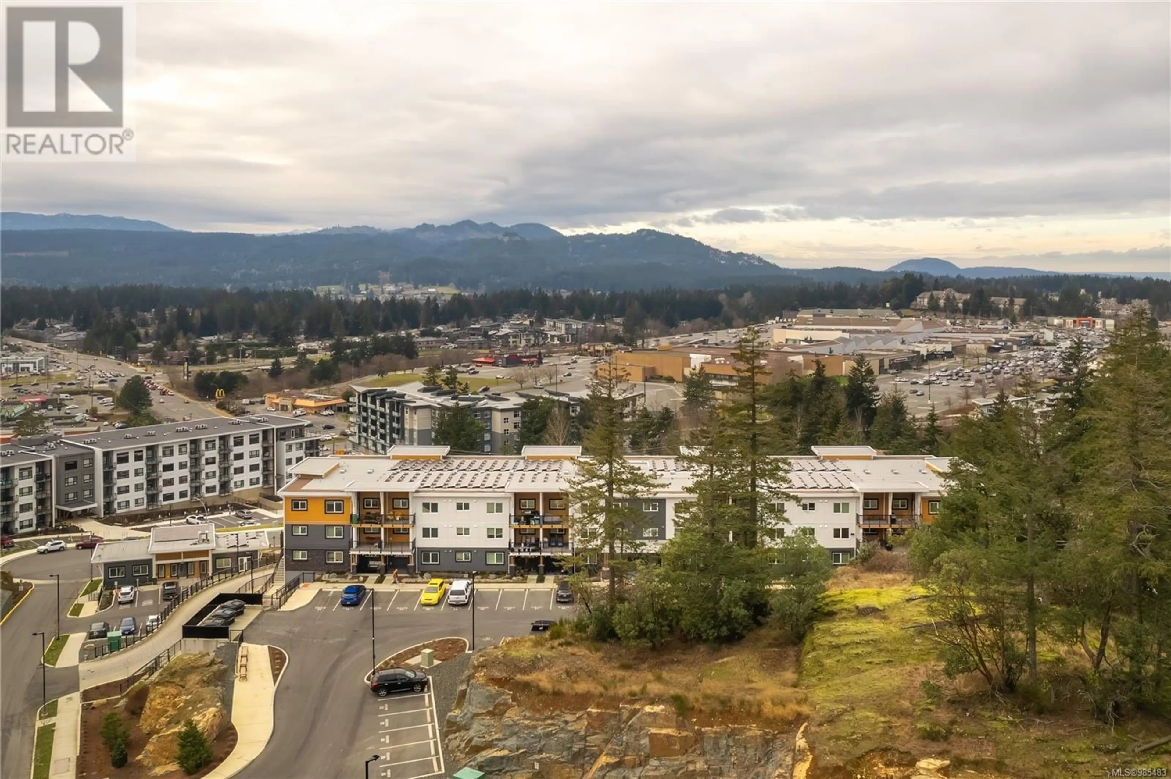 A pic from outside/outdoor area/front of a property/back of a property/a pic from drone, mountain view for 307 4810 Cedar Ridge Pl, Nanaimo British Columbia V9T0M7