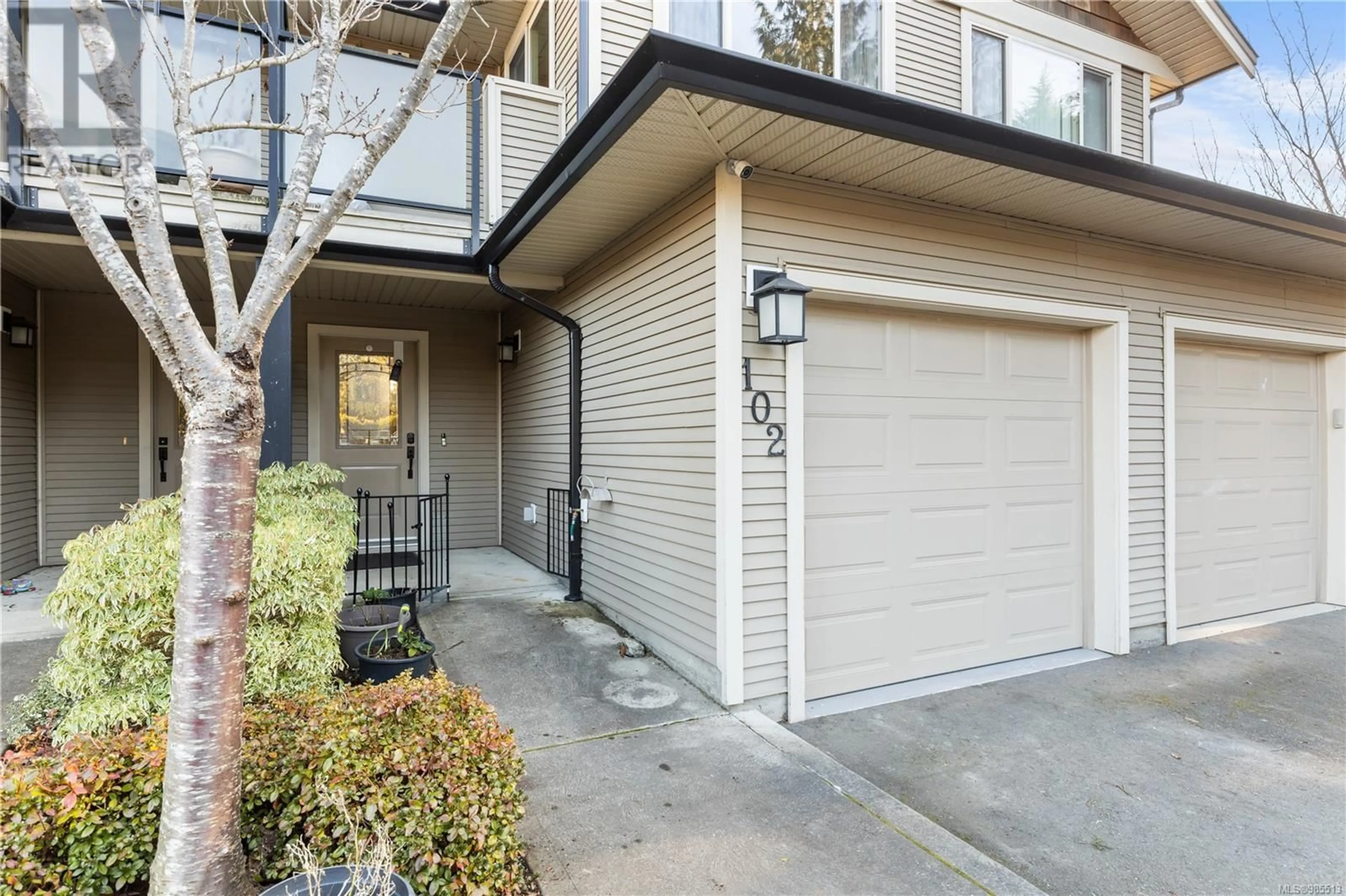 Patio, street for 102 1919 Maple Ave S, Sooke British Columbia V9Z1L5