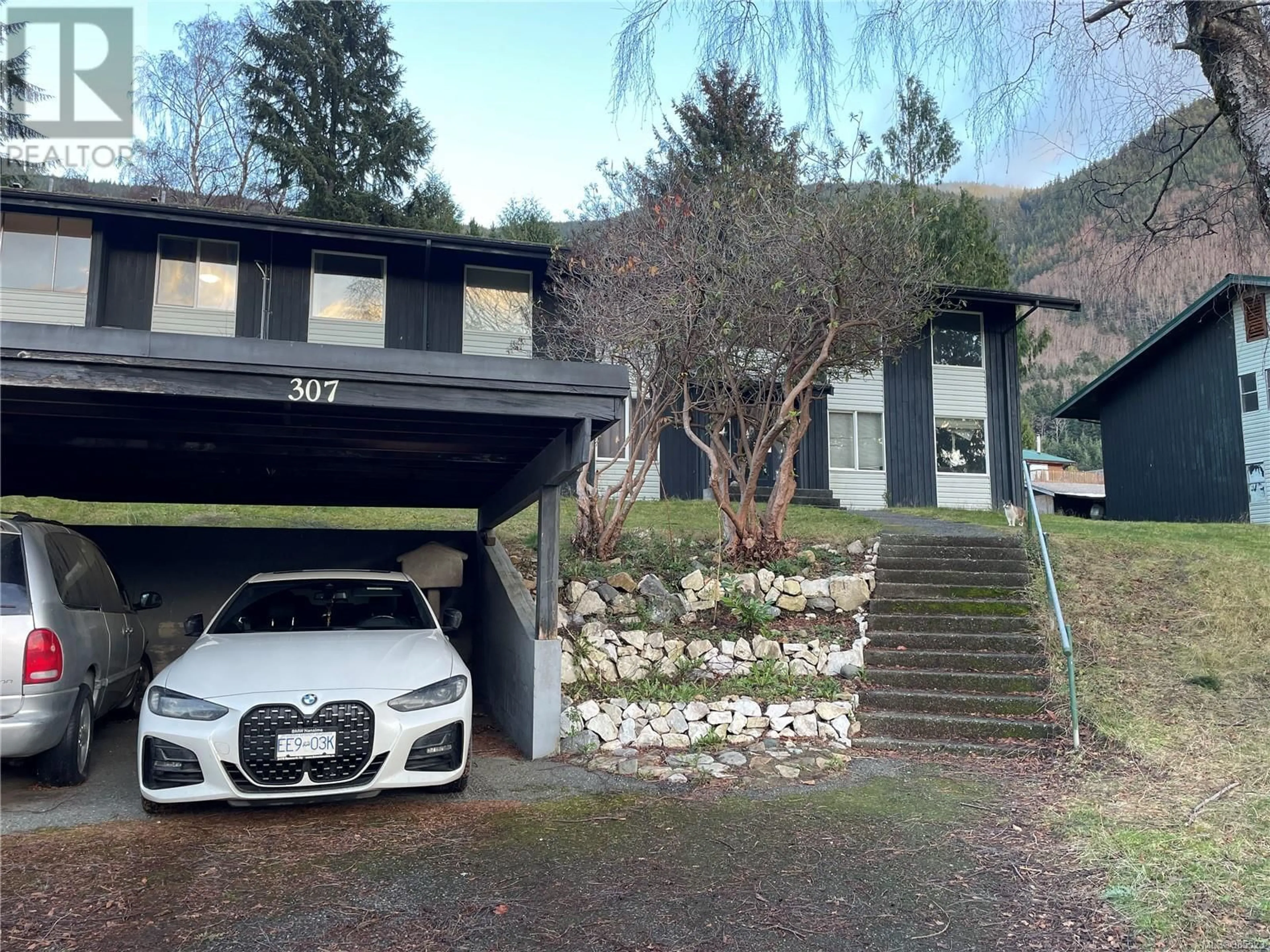 A pic from outside/outdoor area/front of a property/back of a property/a pic from drone, street for 307 - 1073 MAQUINNA AVENUE, Port Alice British Columbia V0N2N0