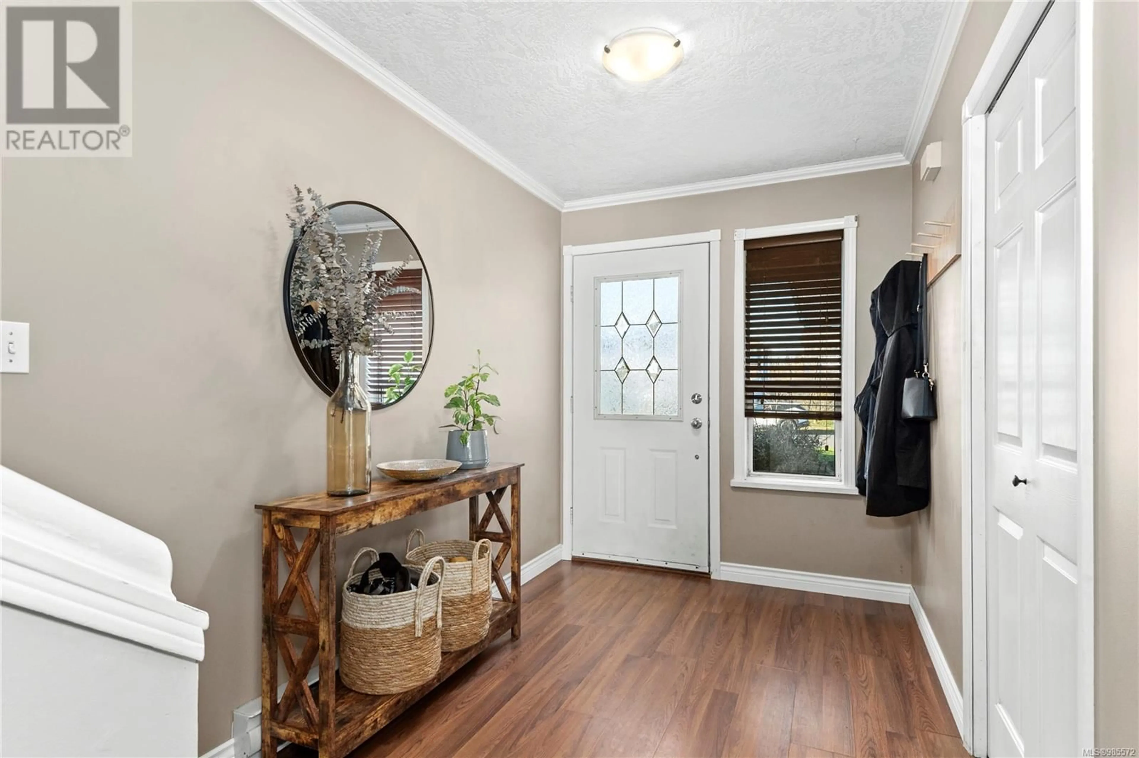 Indoor entryway for B 2790 Myra Pl, Courtenay British Columbia V9N8S6